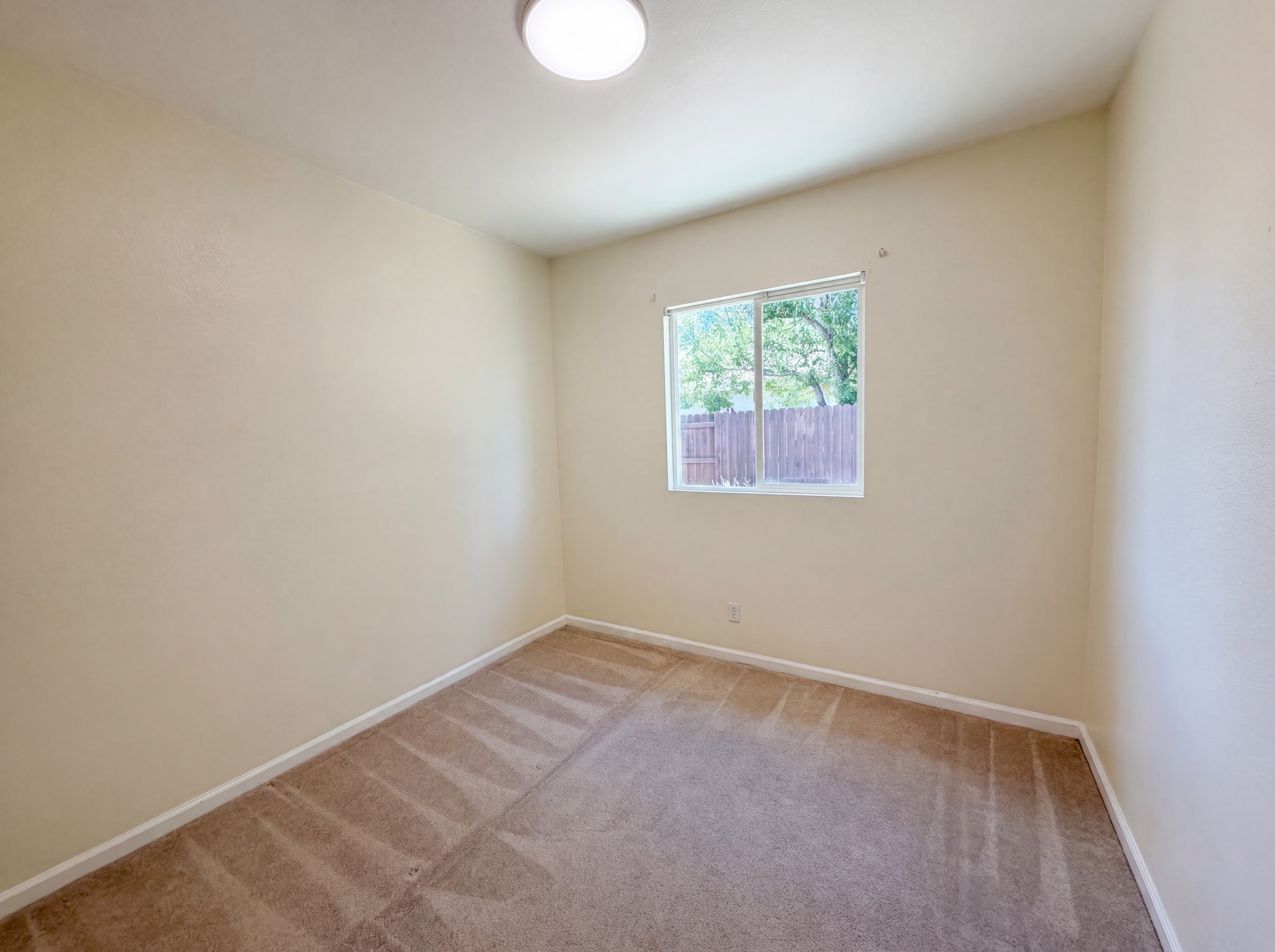 Photo 14 of 22 of 2227 Roberta Ave, Marysville, CA