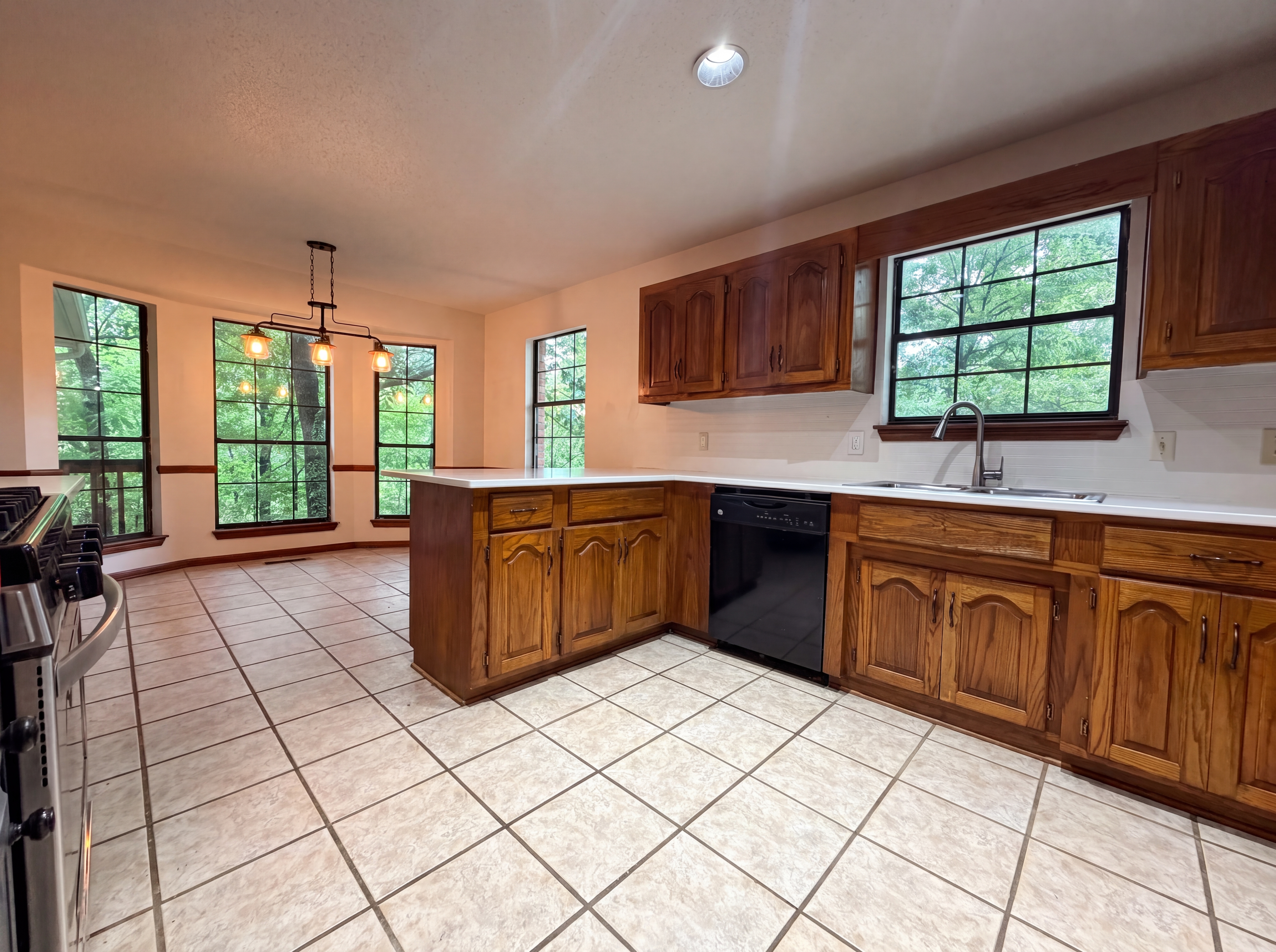 Photo 7 of 24 of 1223 6th St, Pleasant Grove, AL