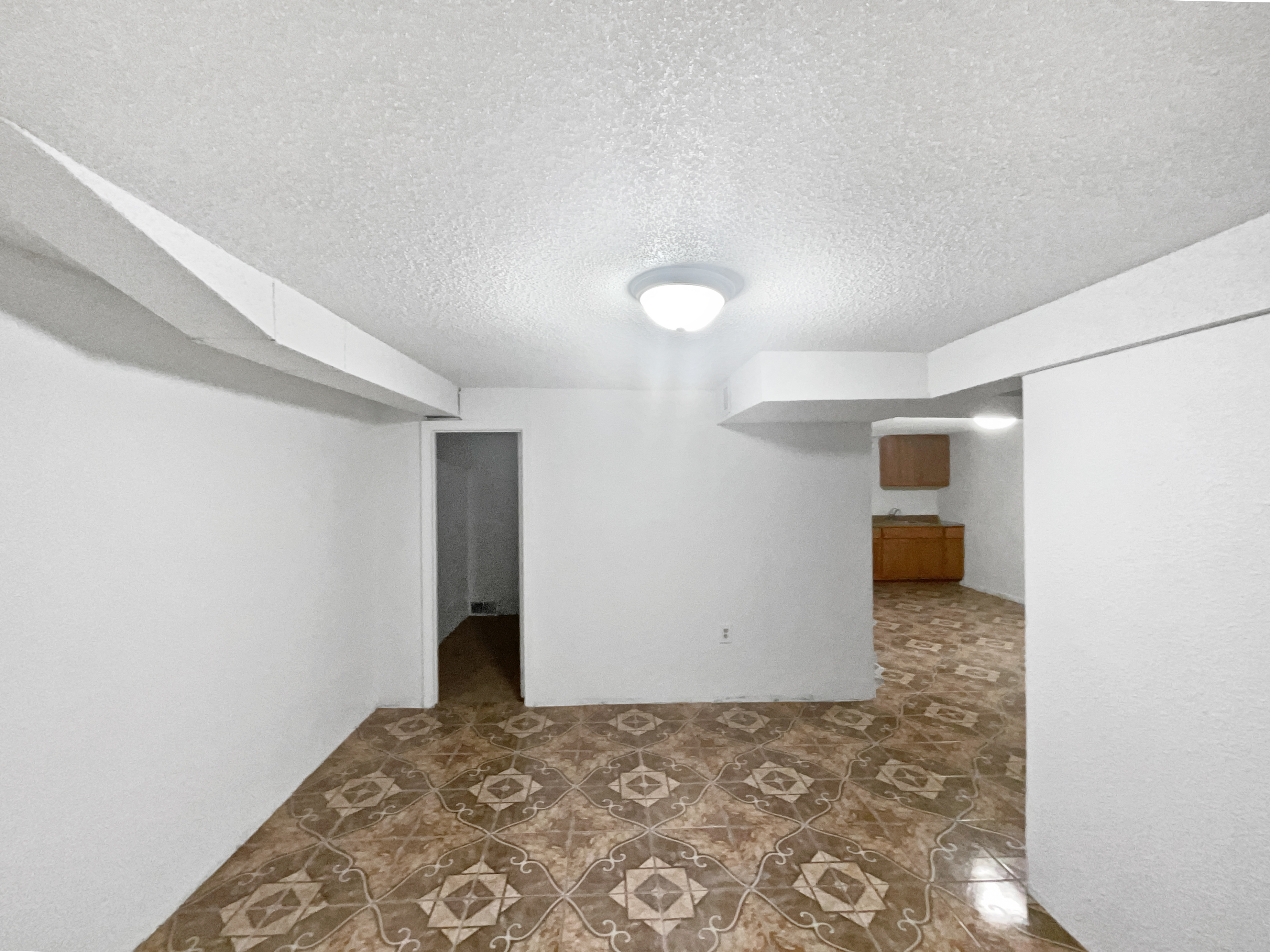 Photo 13 of 24 of 4958 N Lister Ave, Kansas City, MO