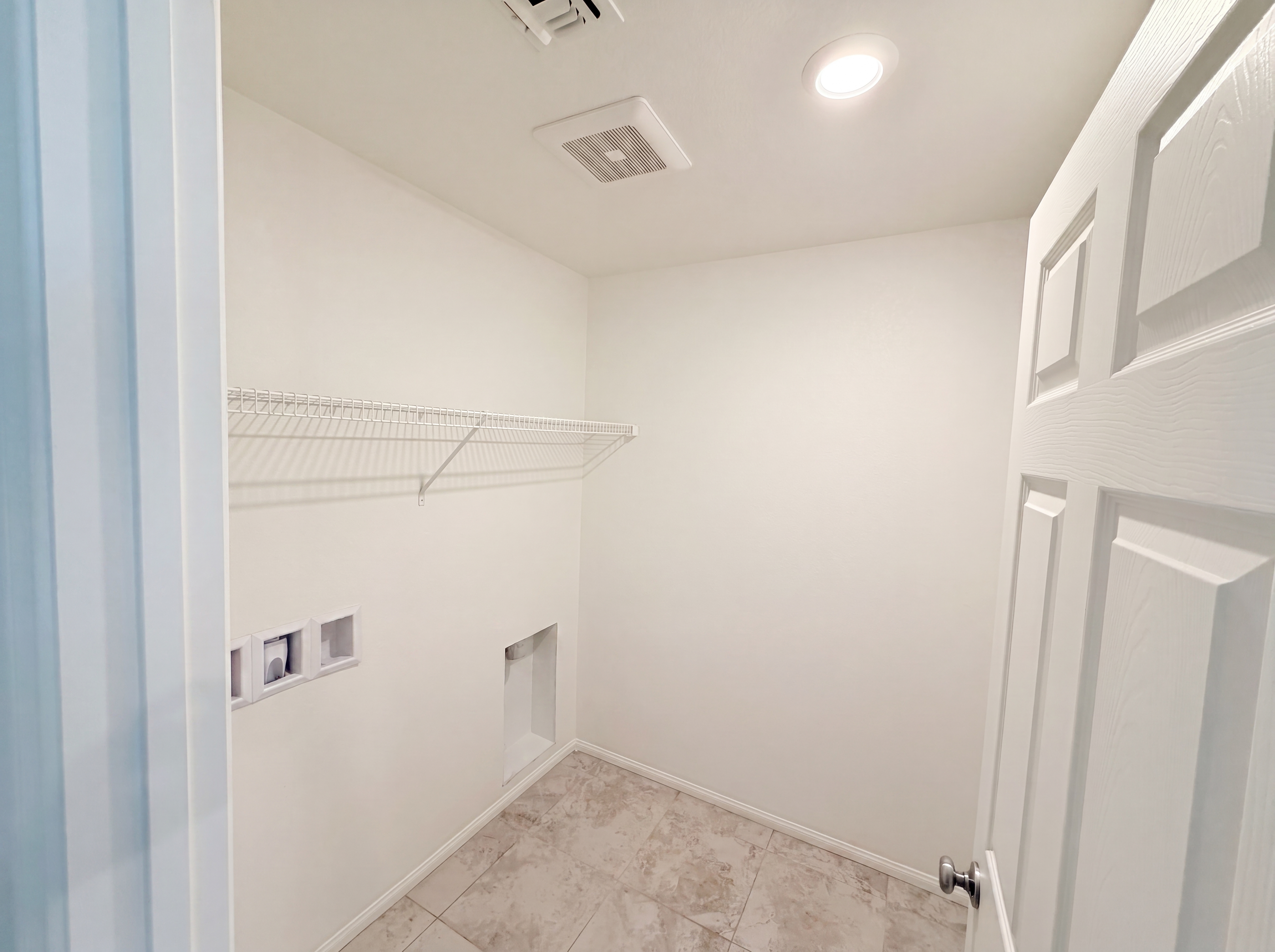 Photo 34 of 43 of 932 E Dorrell Ln, North Las Vegas, NV