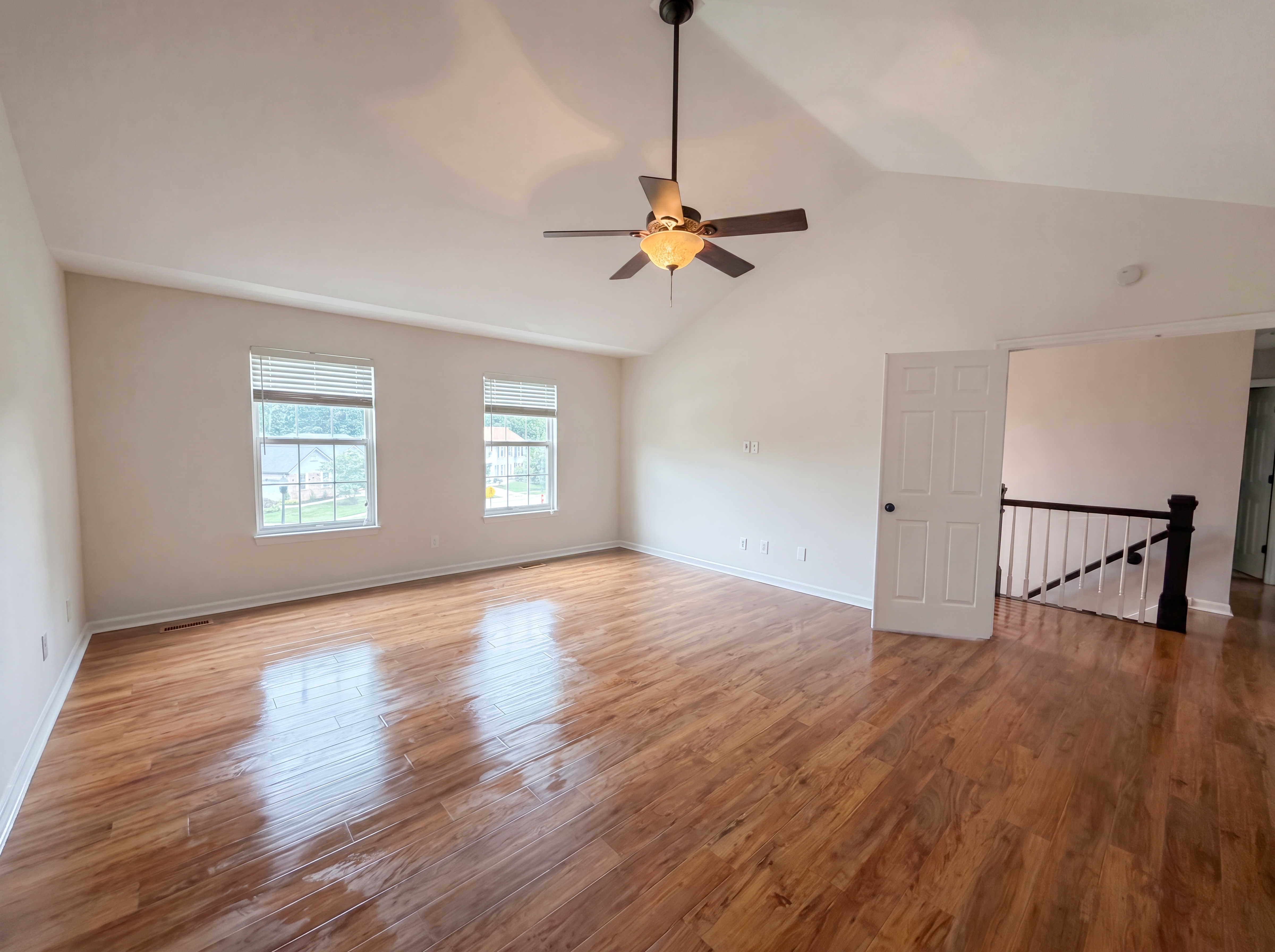 Photo 16 of 31 of 16201 Surfview Ct, Grover, MO