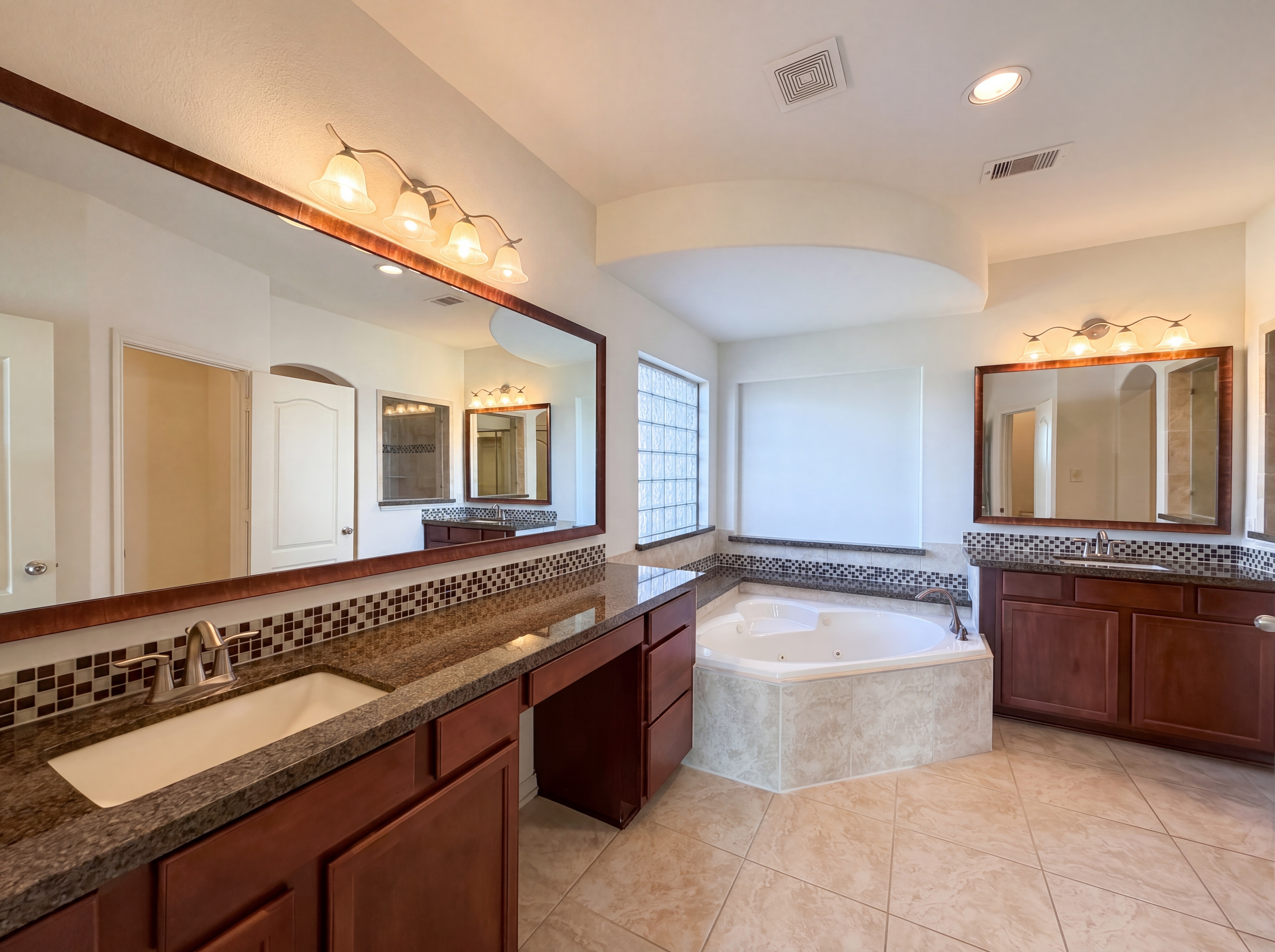 Photo 16 of 29 of 8611 Bright Angel Ln, Cypress, TX