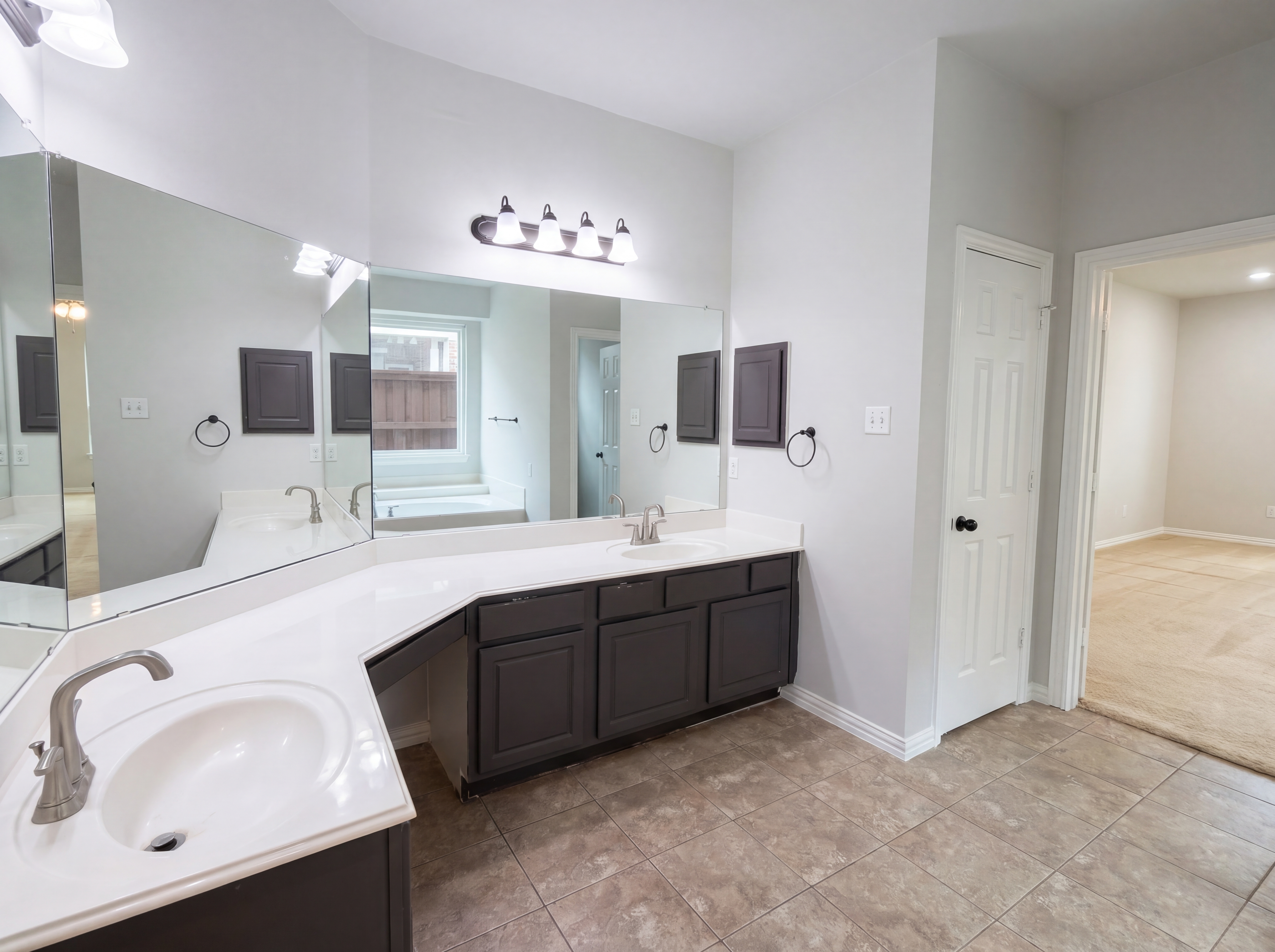 Photo 15 of 24 of 4536 Risinghill Dr, Plano, TX