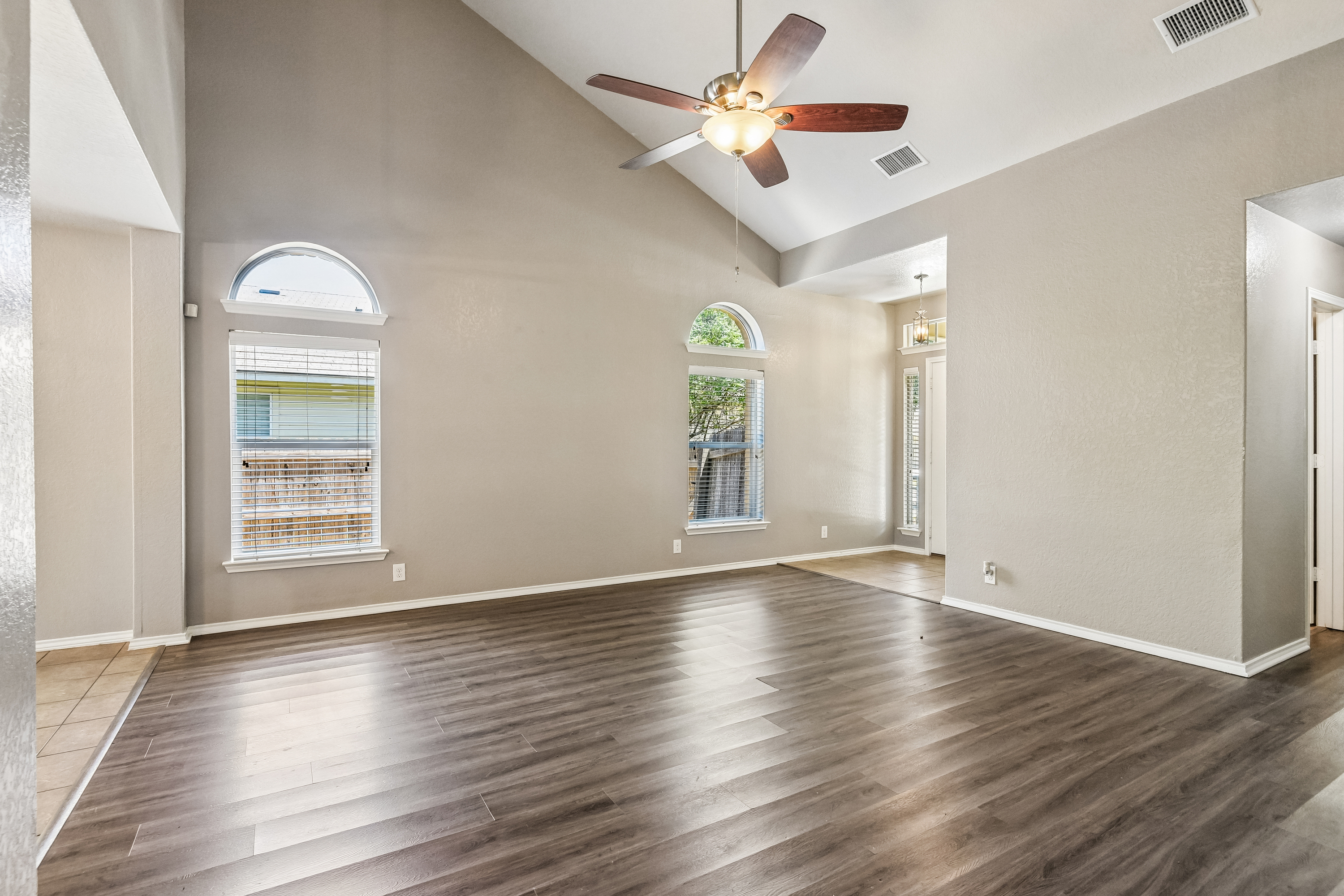 Photo 3 of 49 of 2535 Fayette Dr, New Braunfels, TX