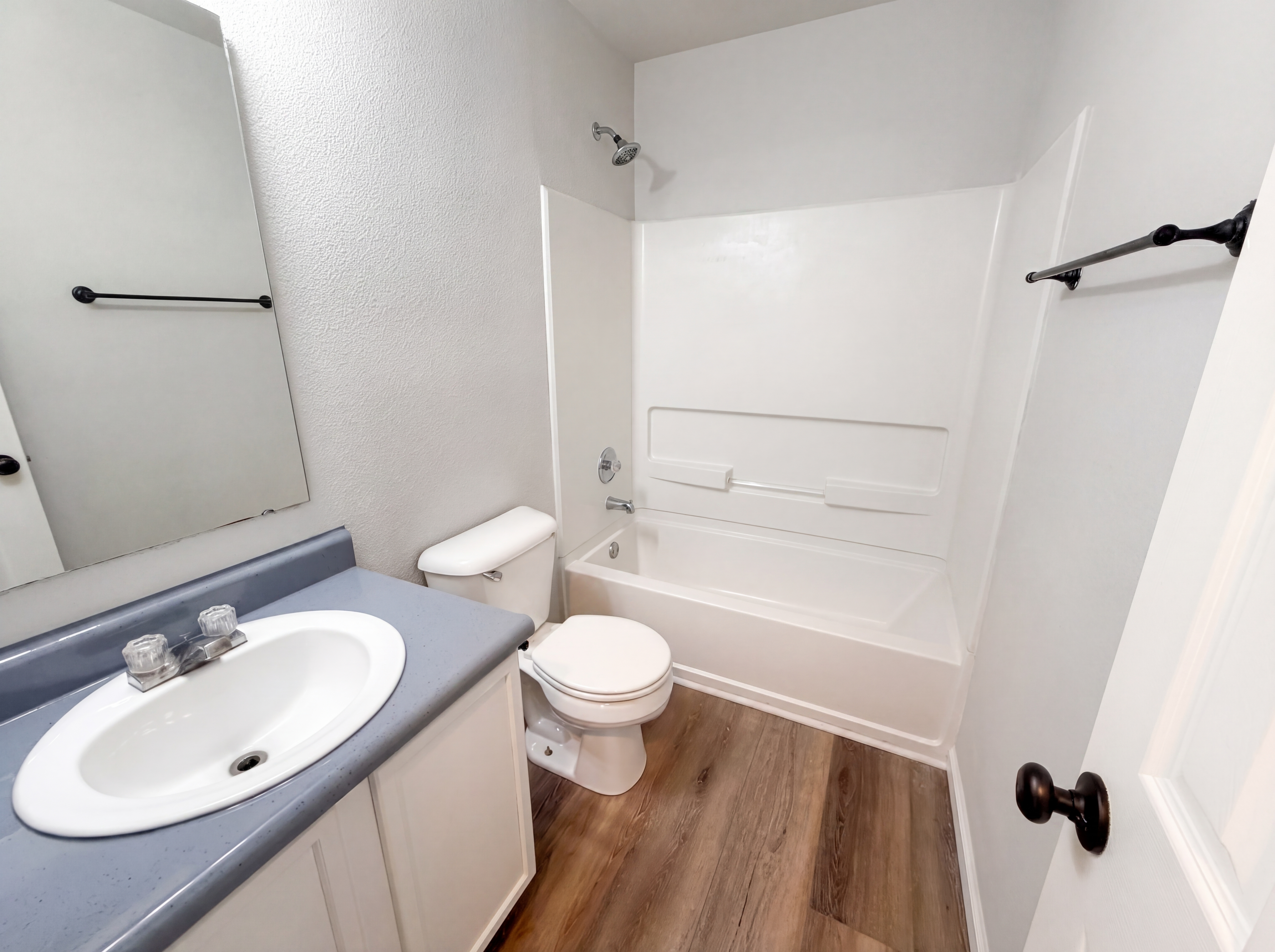 Photo 6 of 17 of 526 Bourneside Dr, Greenfield, IN