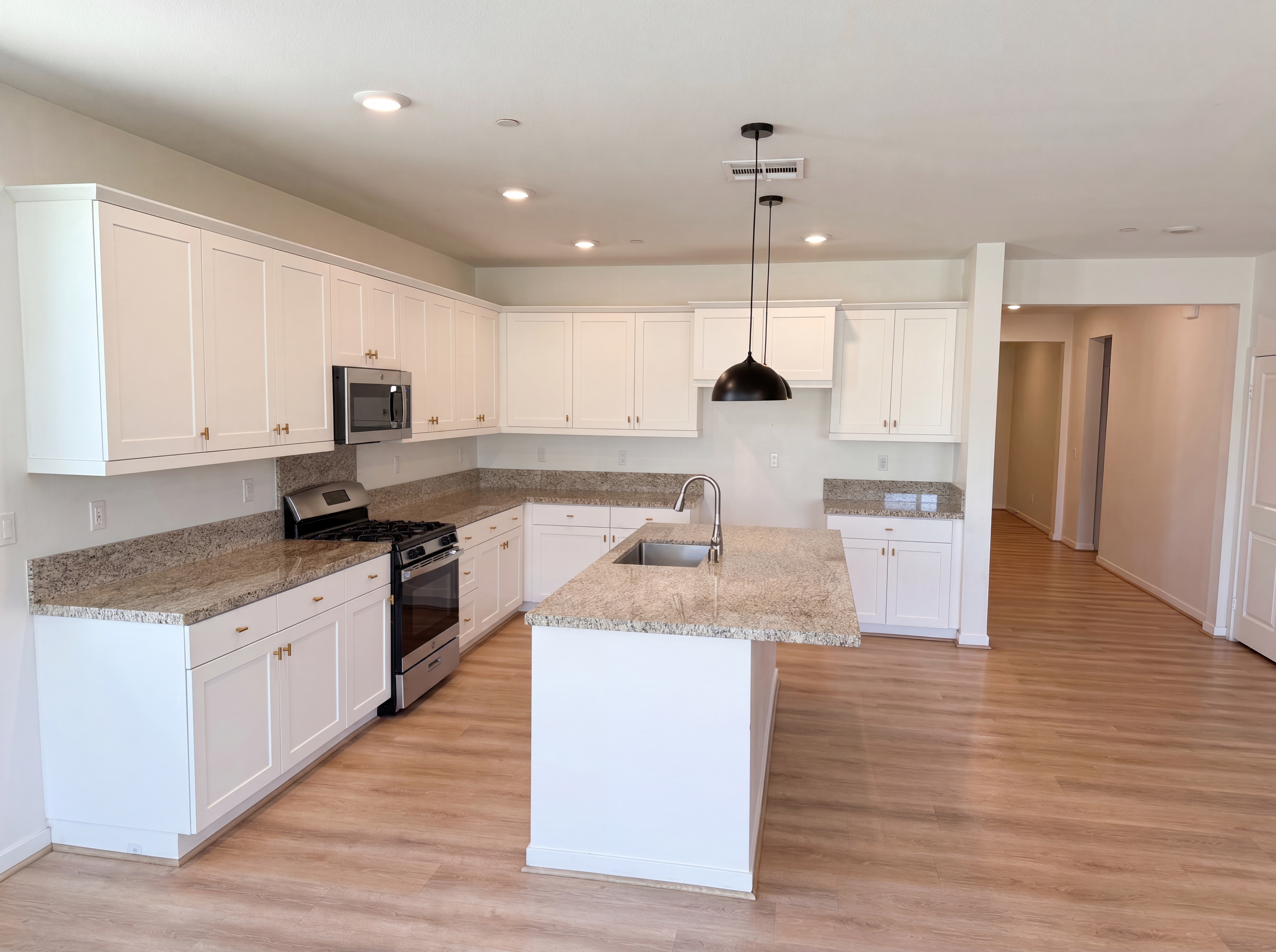 Photo 7 of 22 of 11619 Sky Pointe Dr, Desert Hot Springs, CA