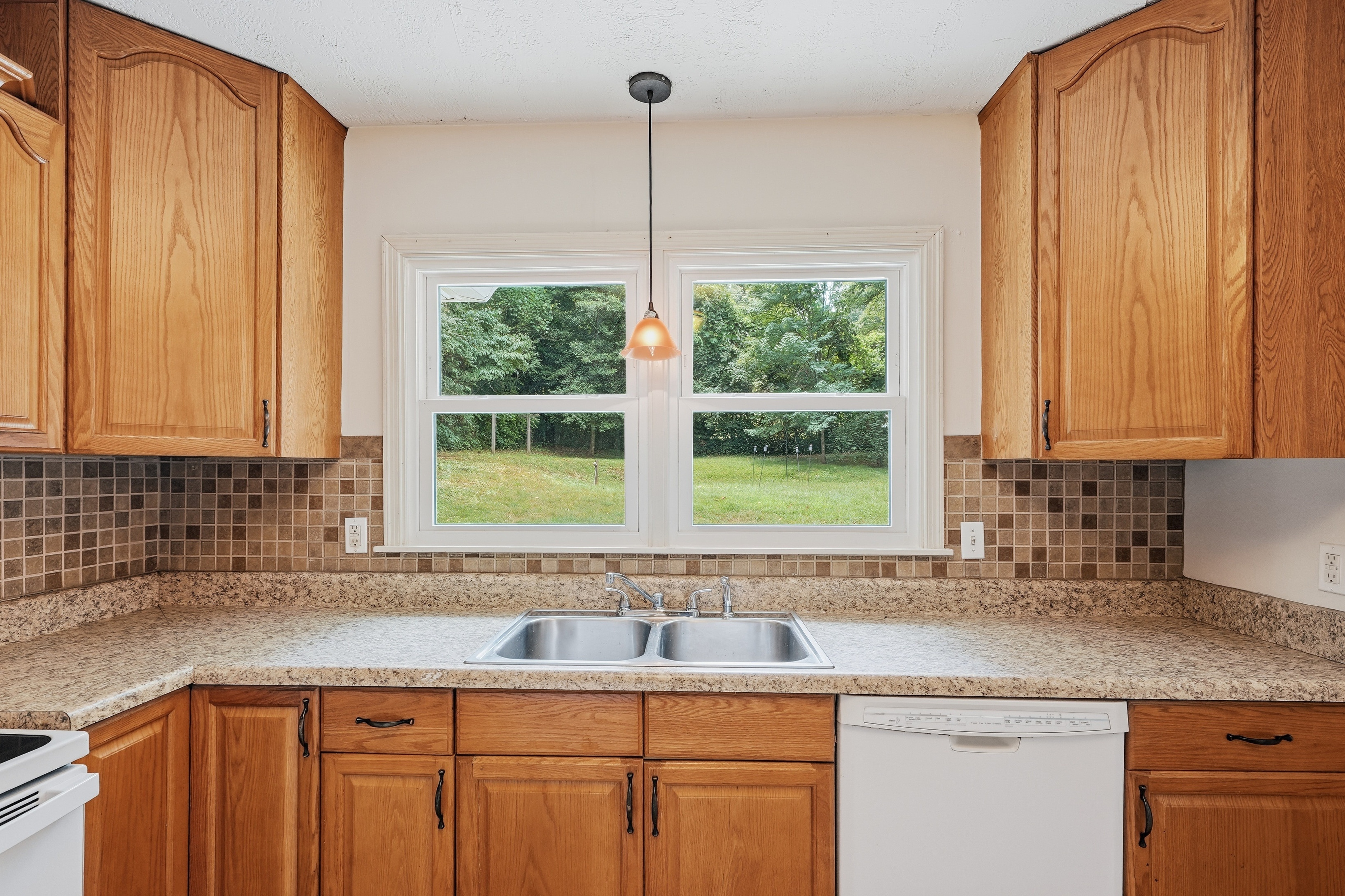 Photo 9 of 29 of 3703 Thrushwood Dr, Chattanooga, TN