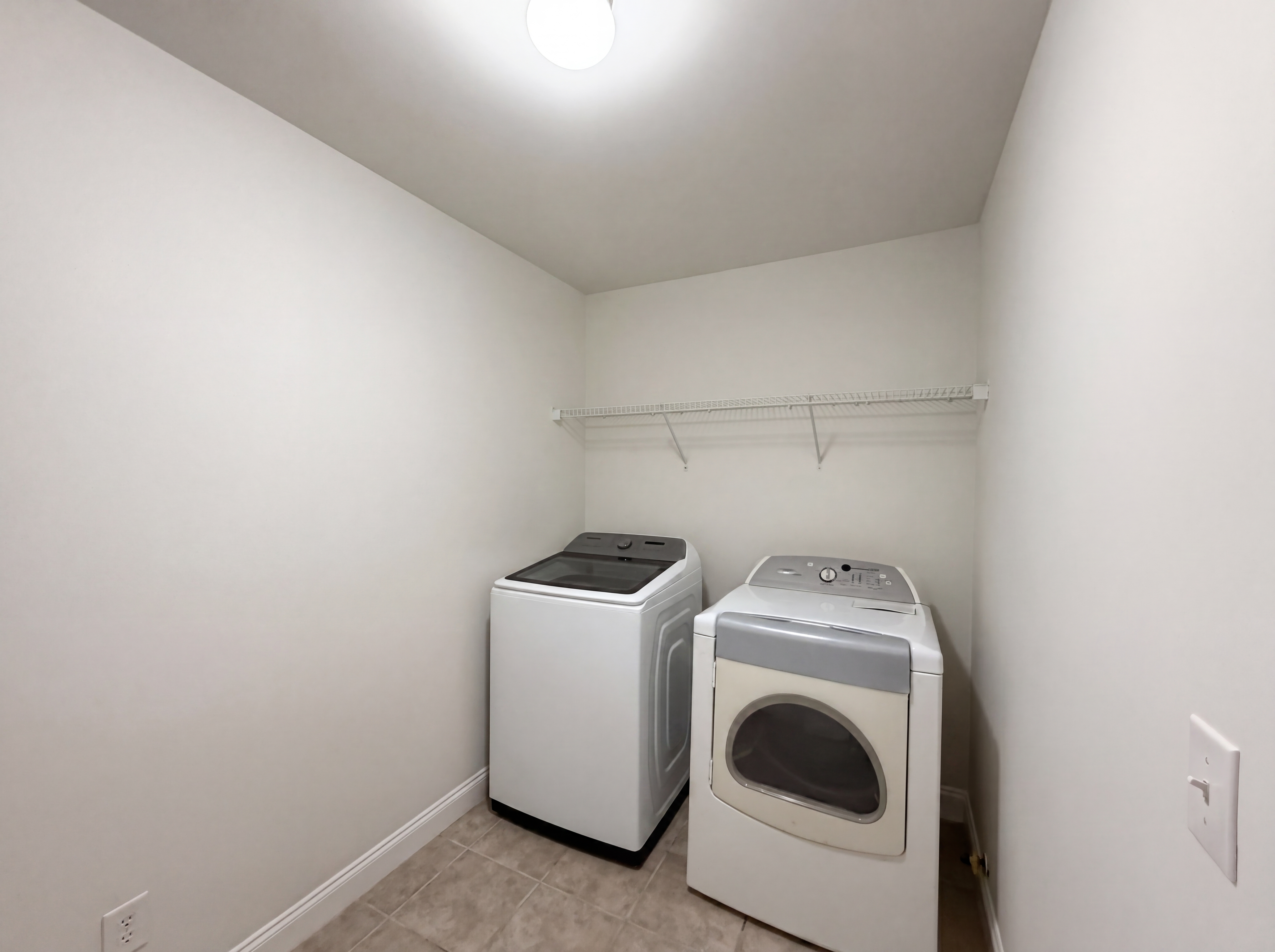Photo 17 of 25 of 861 Windsor Creek Dr, Grayson, GA