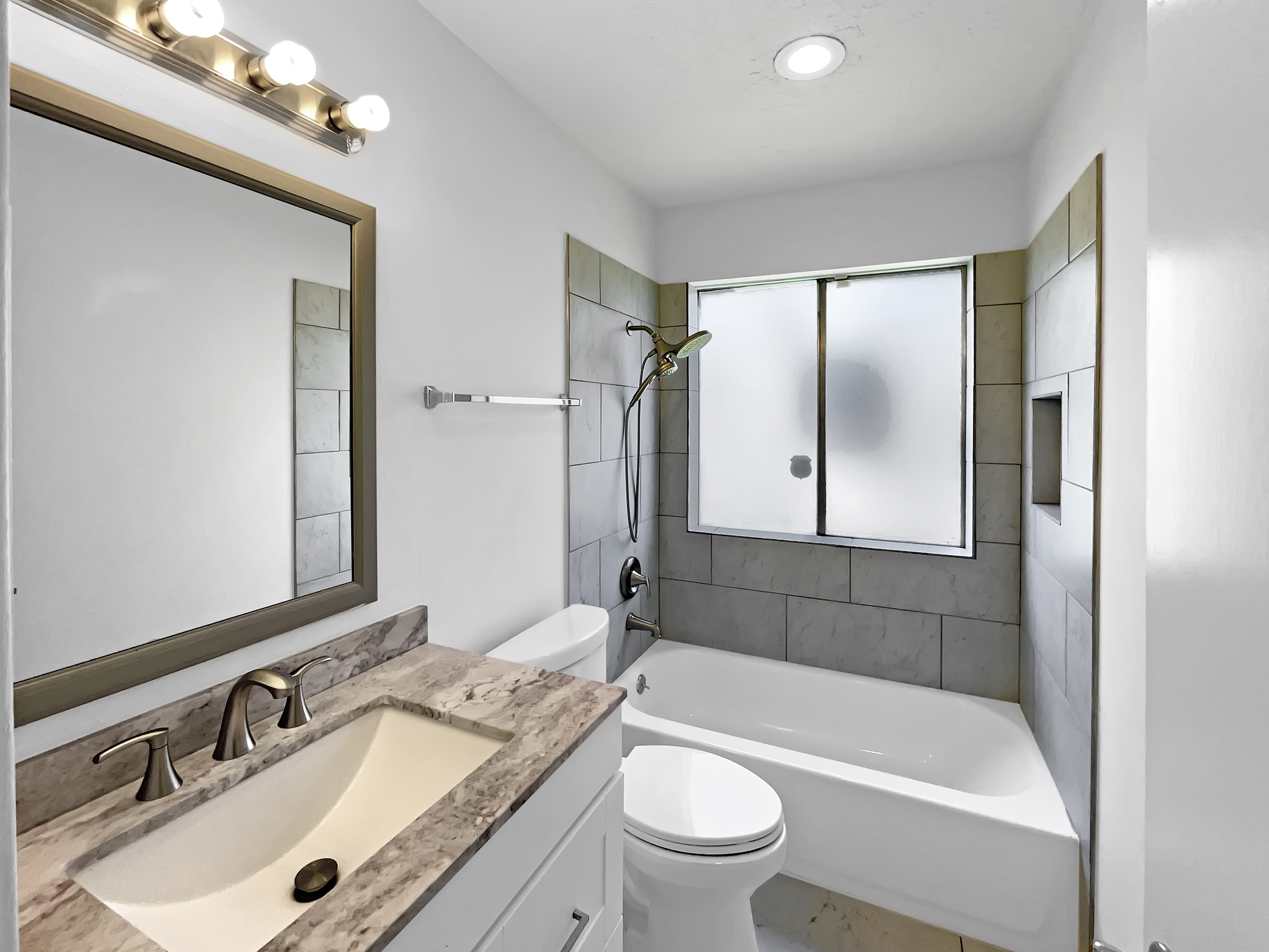 Photo 18 of 19 of 6214 Clayridge Dr, Houston, TX