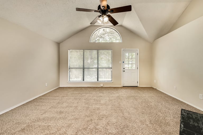 Photo 2 of 27 - 701 Long Hill Ct, McKinney, TX 75071