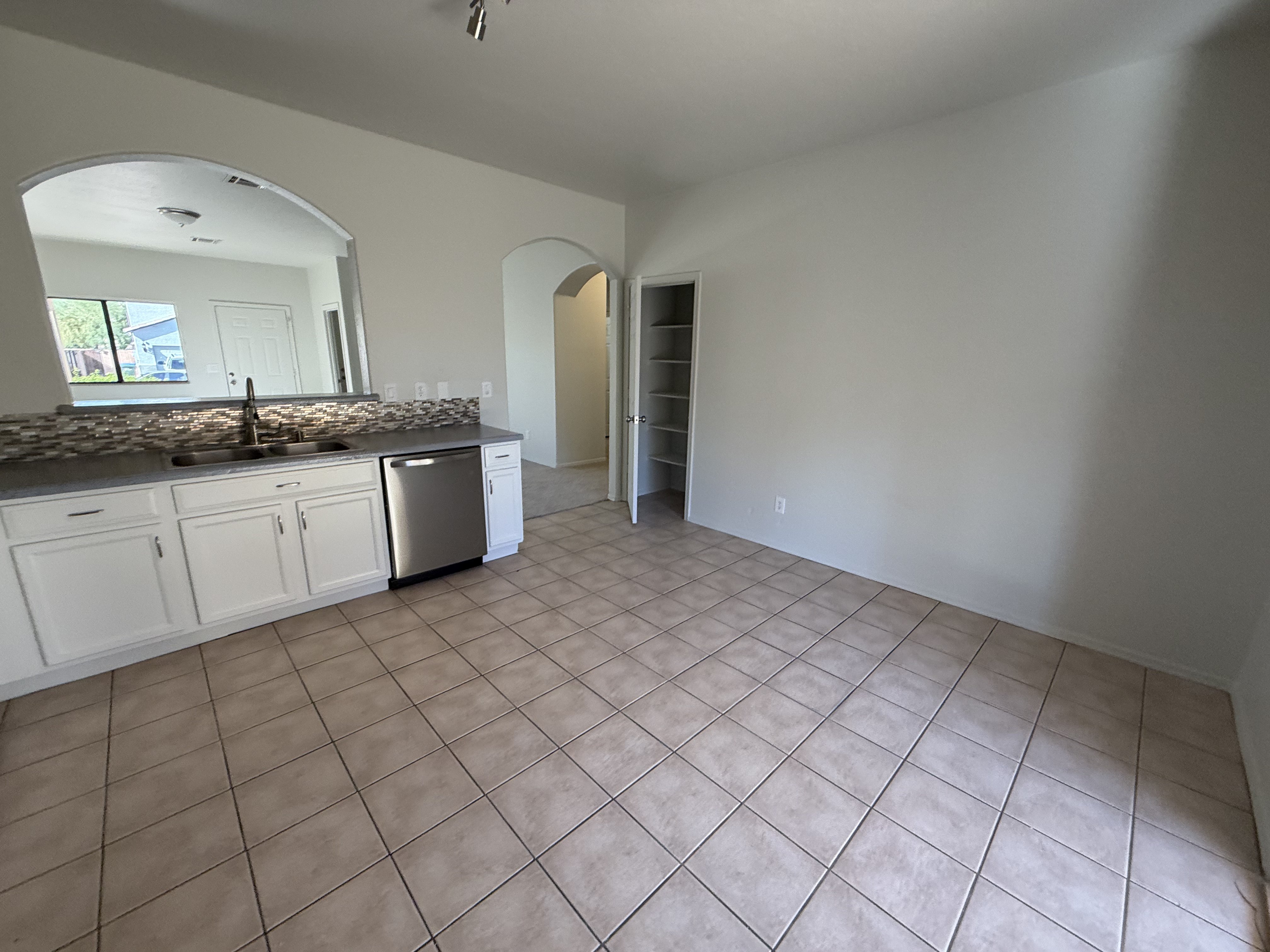 Photo 19 of 24 of 719 W Lydia Ln, Phoenix, AZ