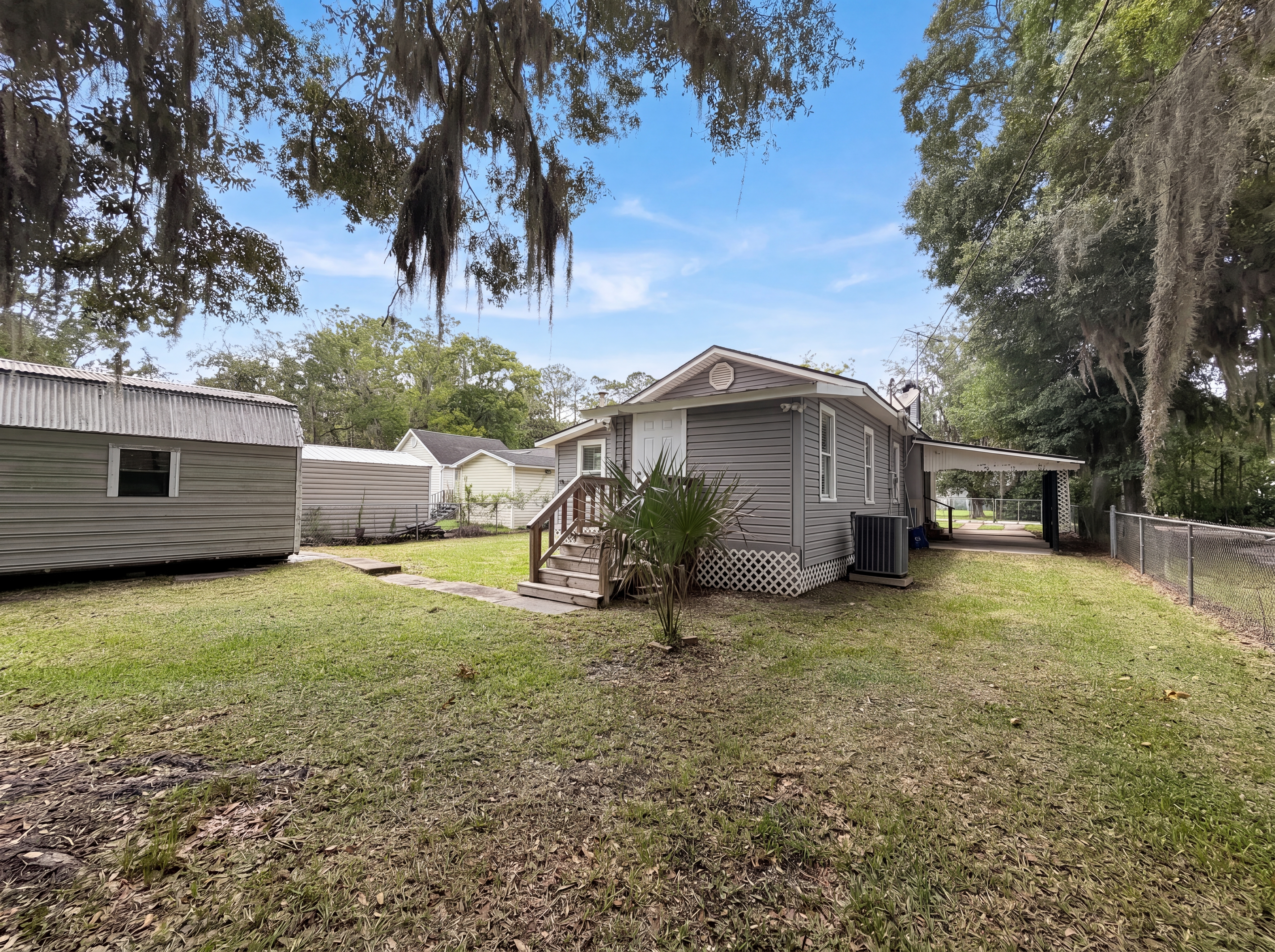 Photo 5 of 17 of 642 Gardiner St, Starke, FL