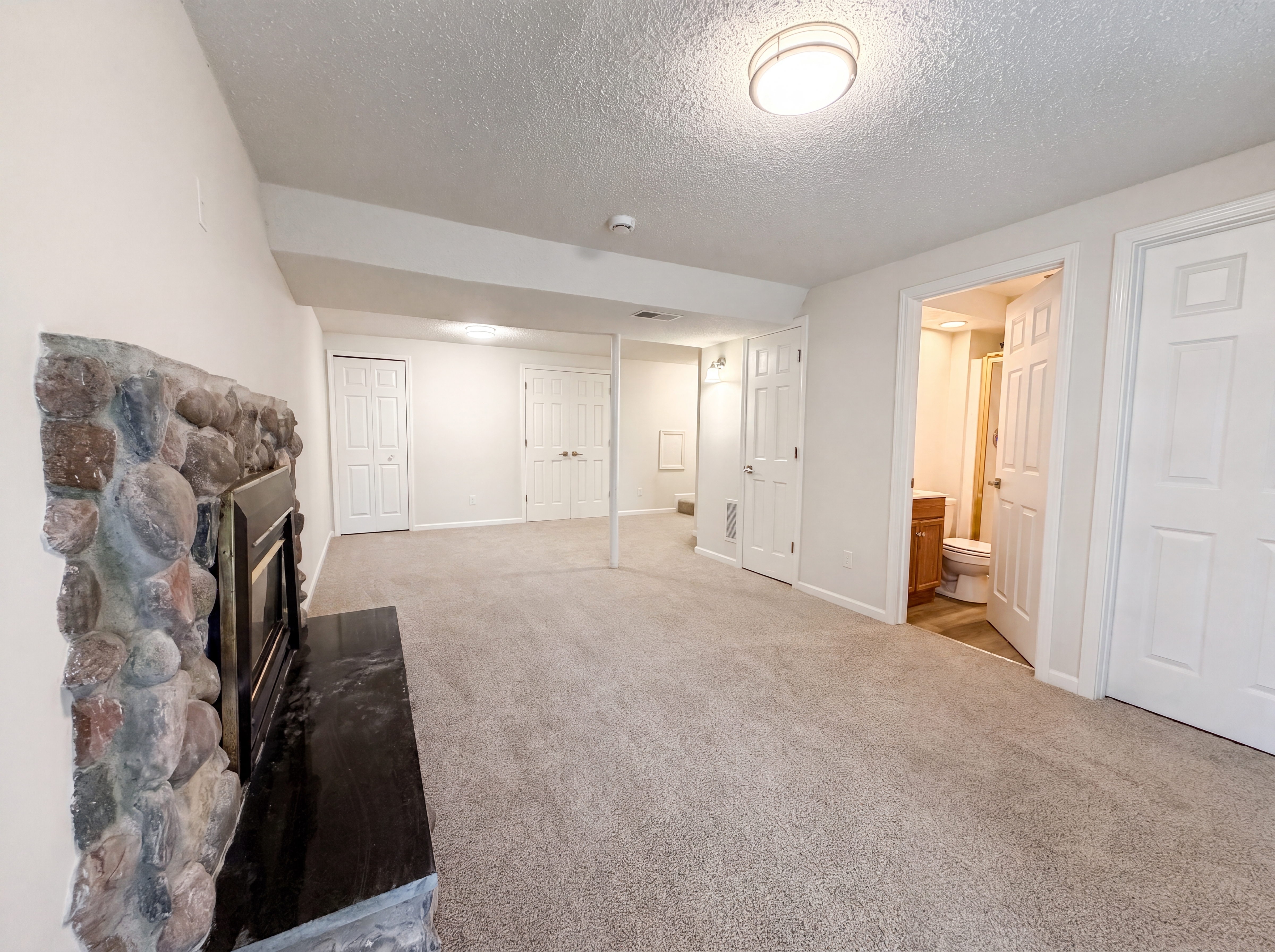 Photo 16 of 21 of 13637 Heather Hills Dr, Burnsville, MN