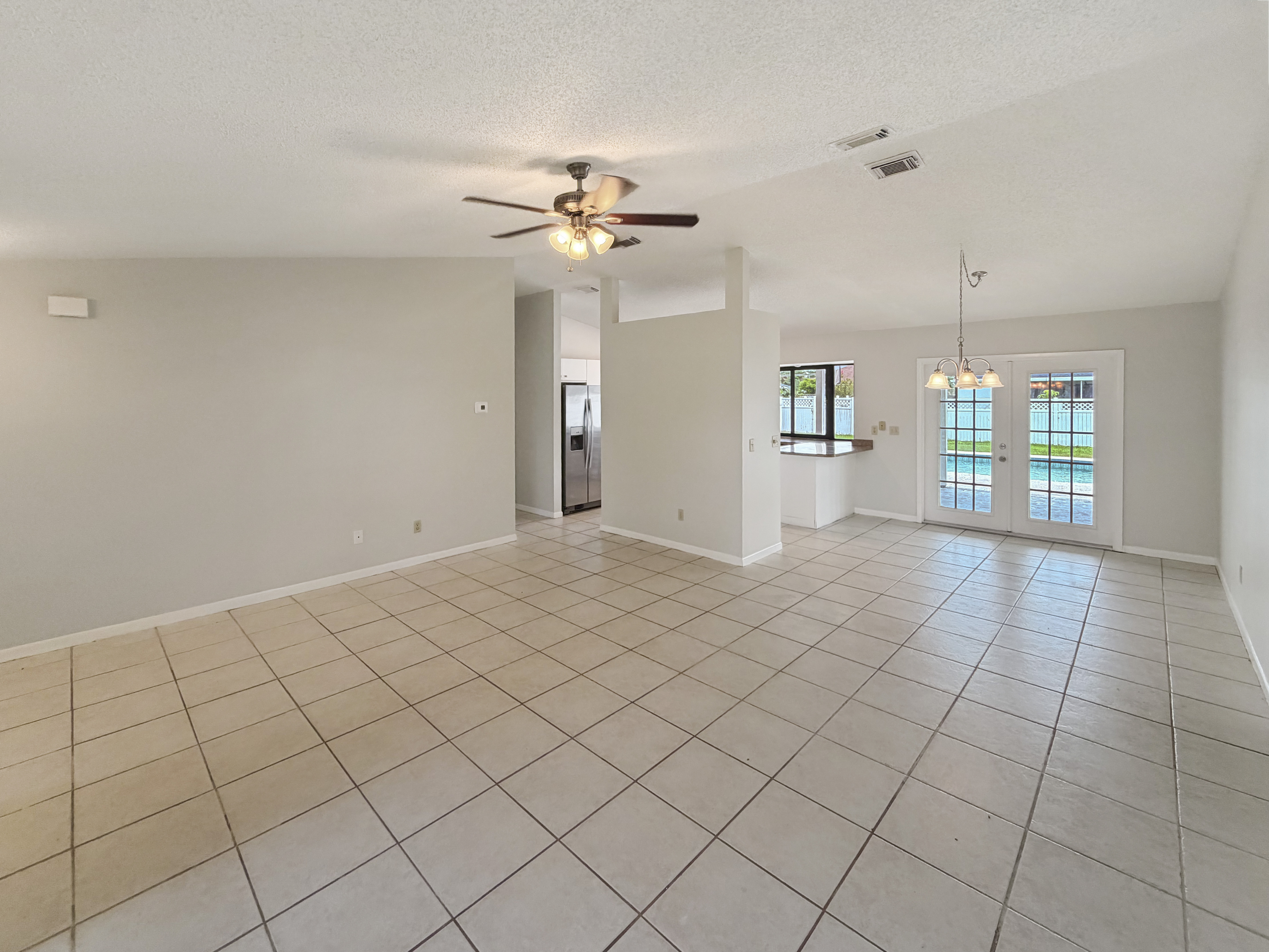Photo 3 of 38 of 2305 SW Fern Cir, Port Saint Lucie, FL