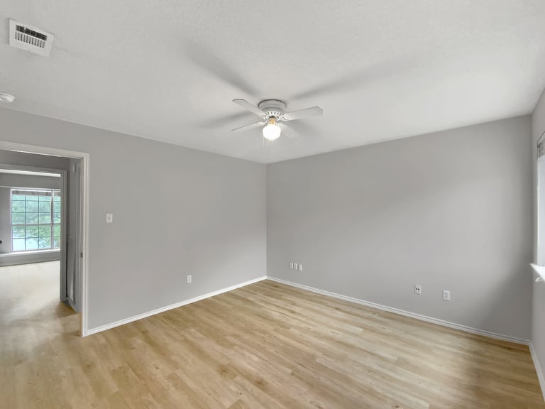 Photo 22 of 28 - 4803 Alta Loma Dr, Austin, TX 78749