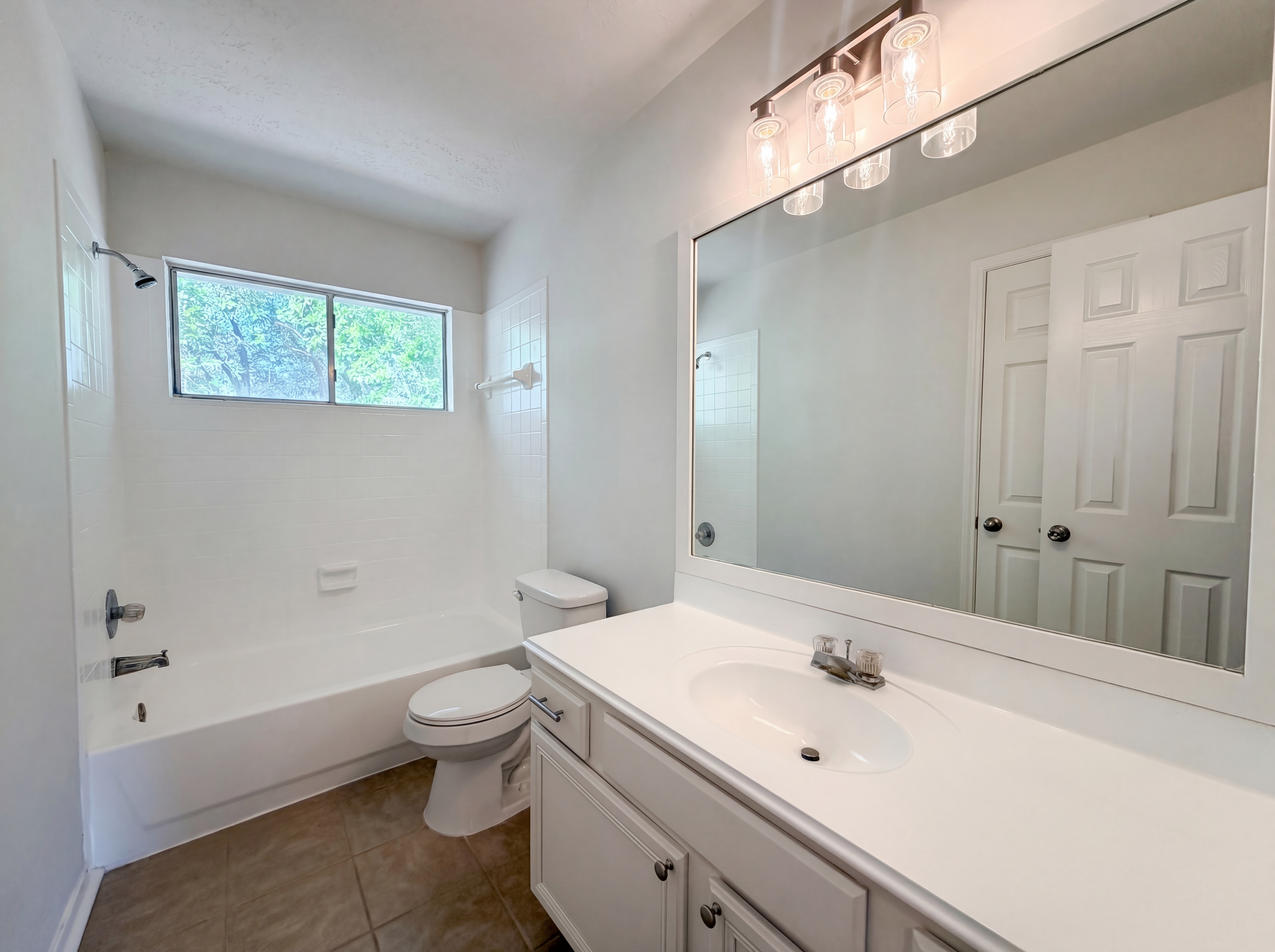 Photo 17 of 22 of 6831 Stratford Park Dr, Houston, TX