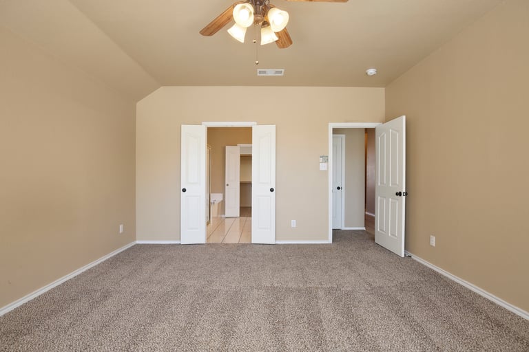 Photo 12 of 29 - 2308 Calmont Dr, Arlington, TX 76001