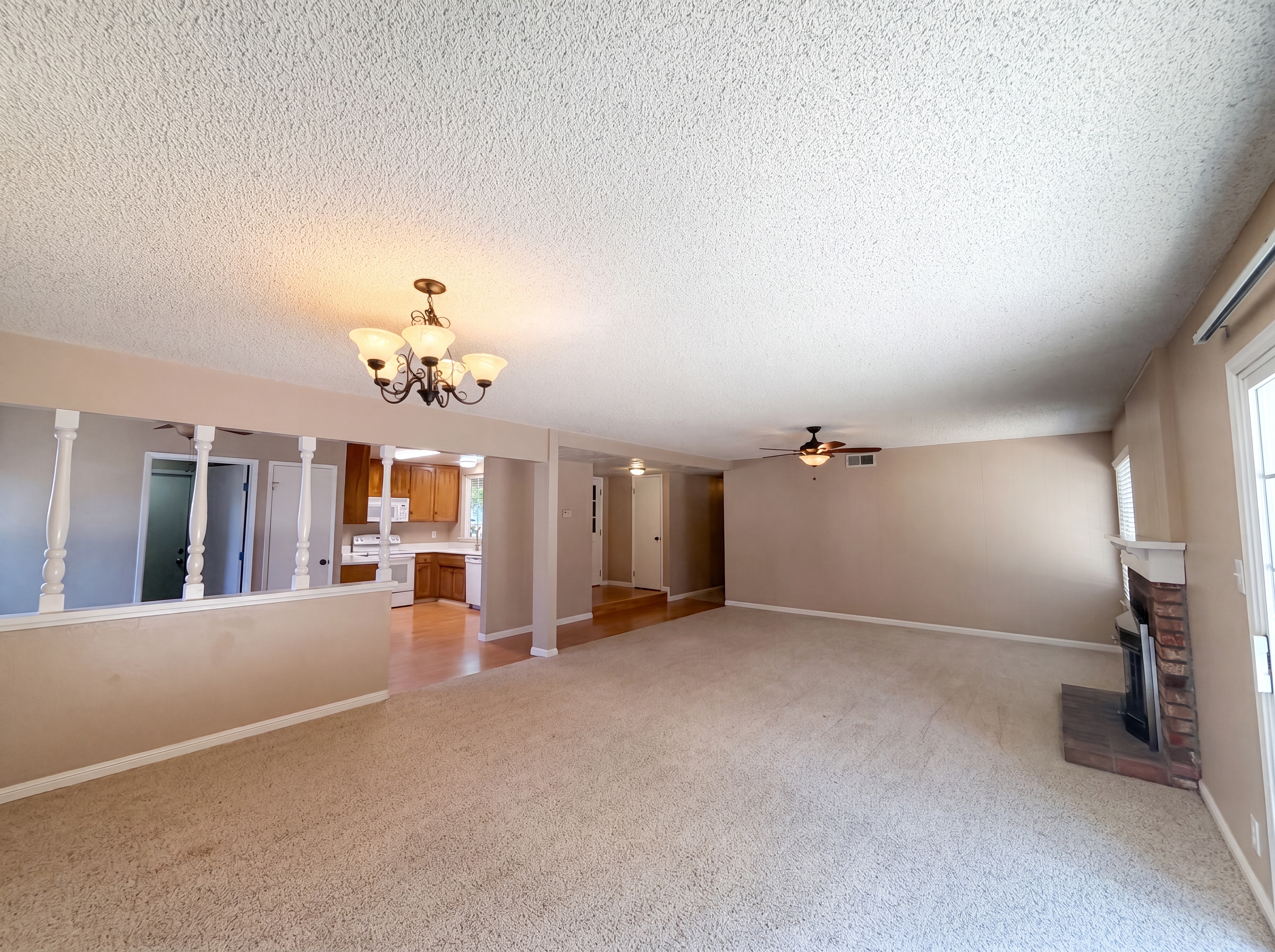 Photo 3 of 38 of 4828 Rockland Way, Fair Oaks, CA
