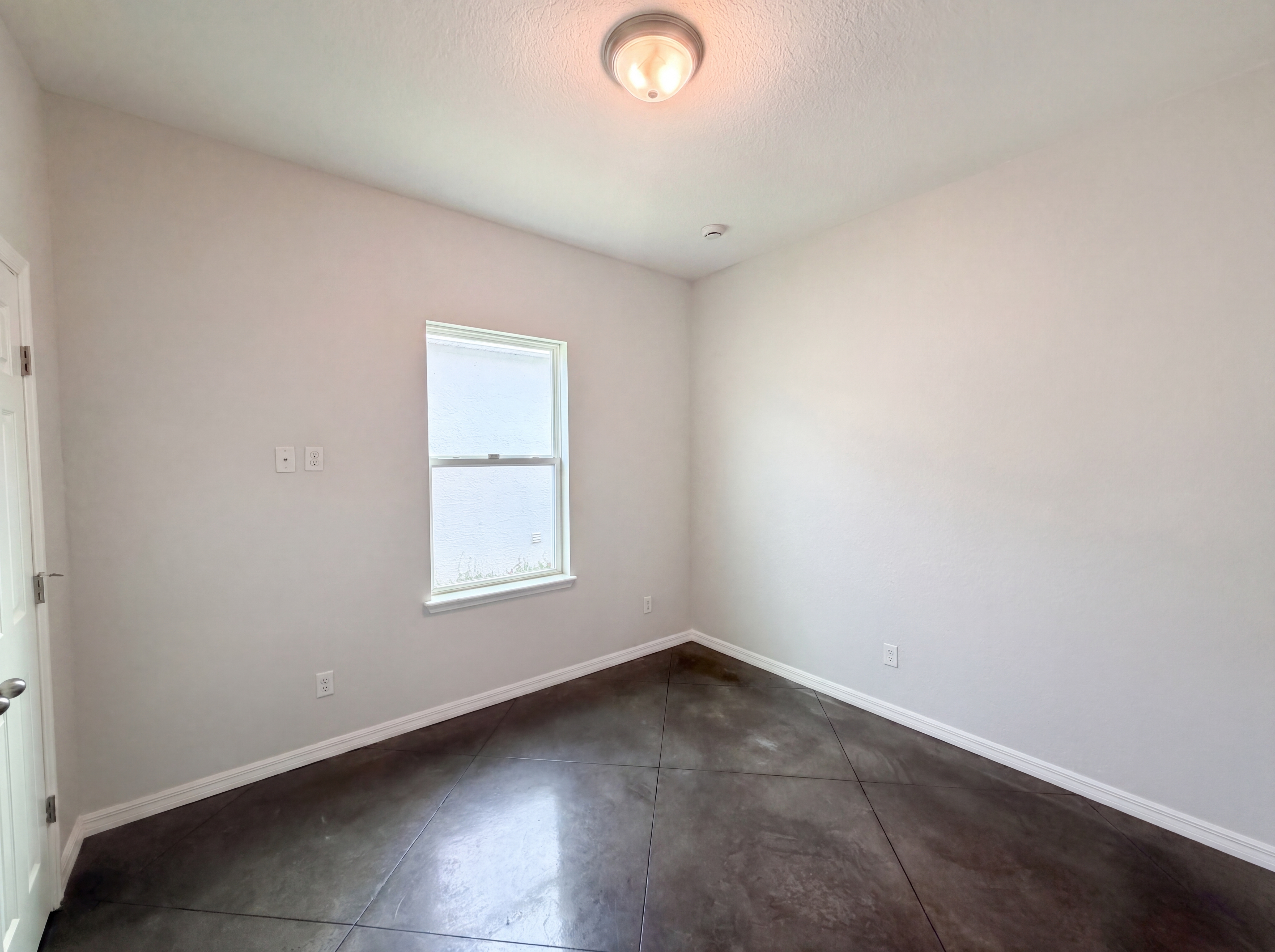 Photo 12 of 17 of 2953 Whispering Trails Dr, Winter Haven, FL
