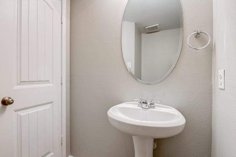 Photo 17 of 36 - 14541 Serrano Ridge Rd, Haslet, TX 76052