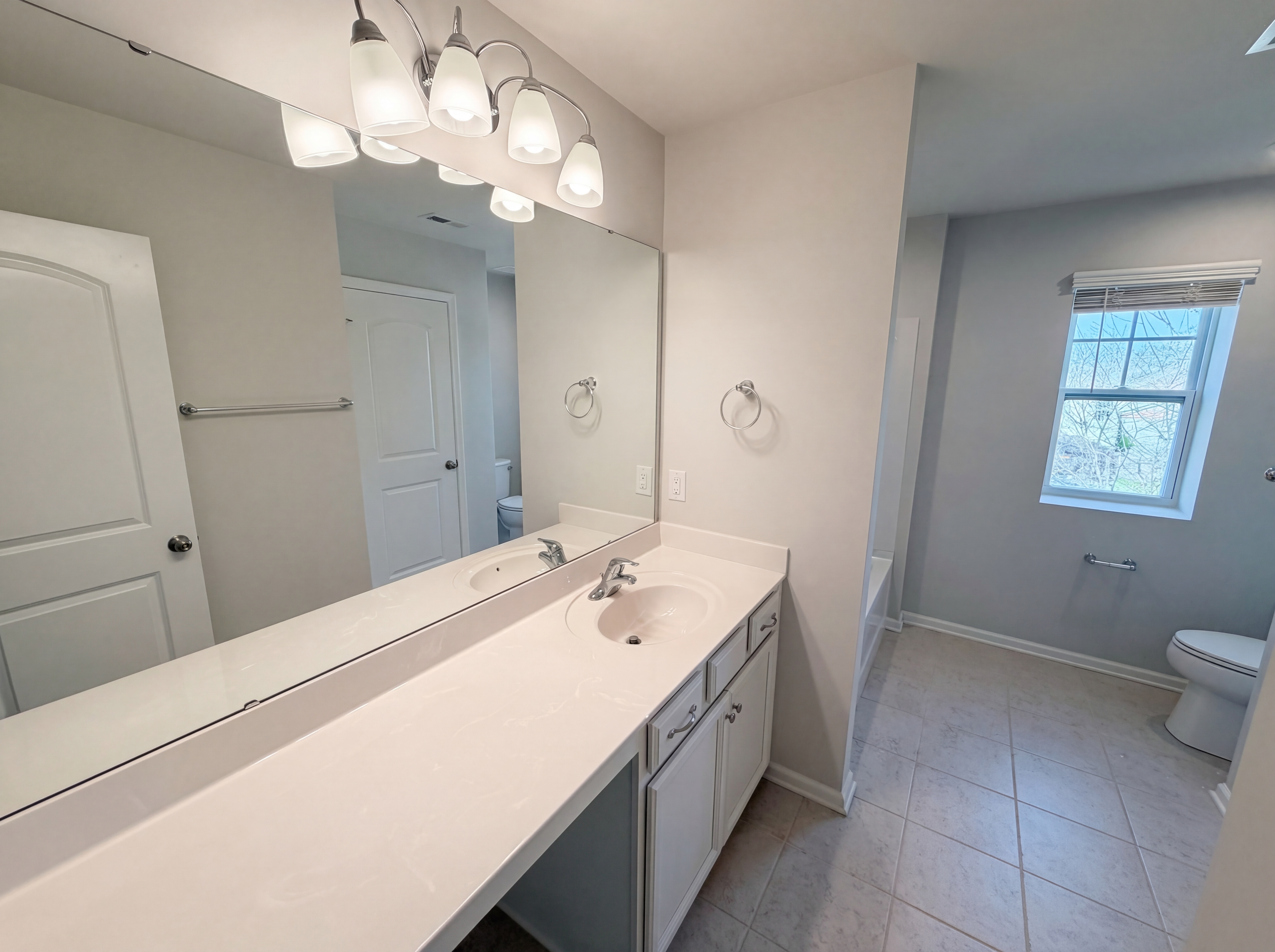 Photo 18 of 24 of 11122 Chalkbark Ln, Charlotte, NC