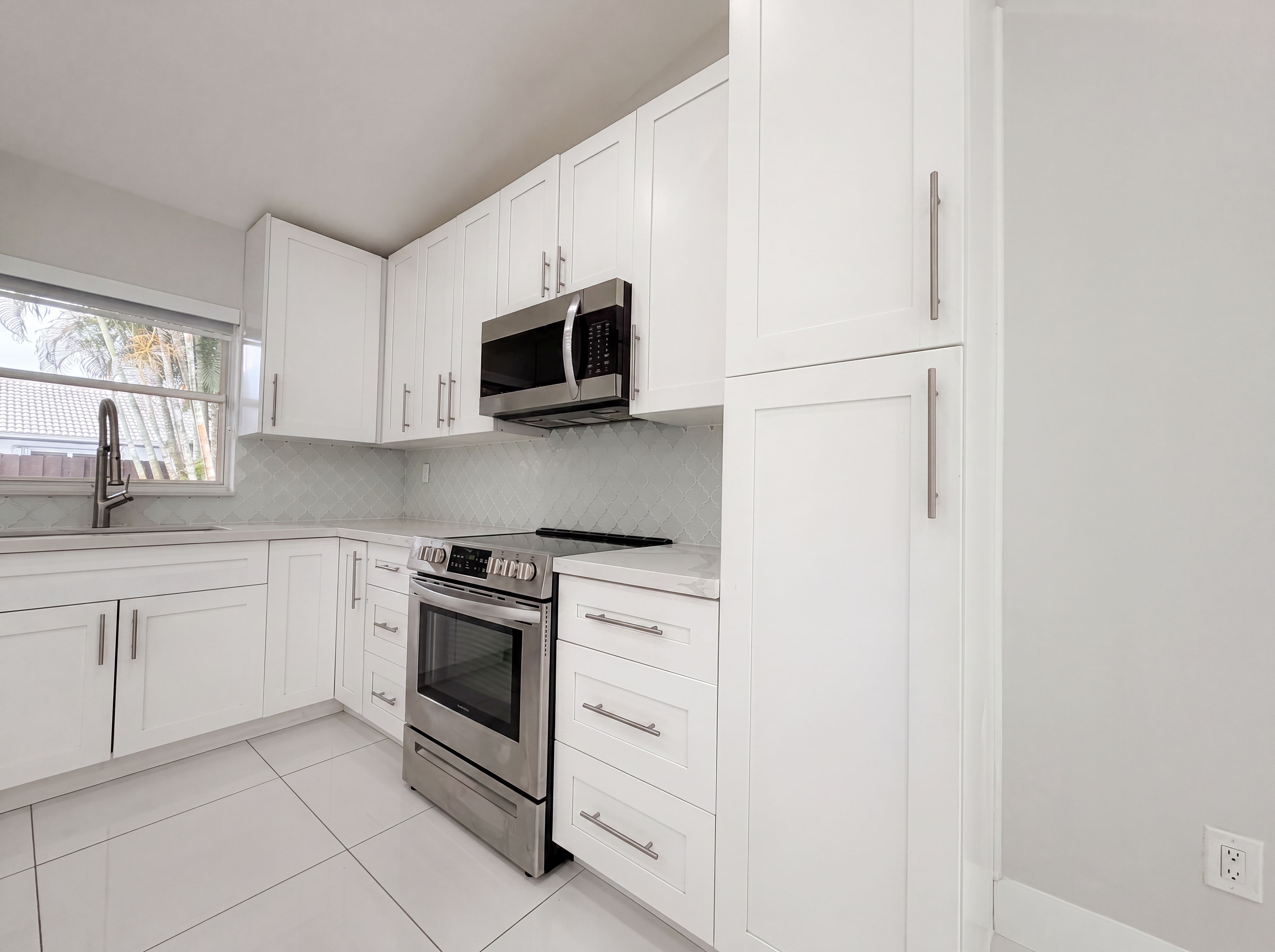 Photo 11 of 25 of 16571 SW 145th Ave, Miami, FL