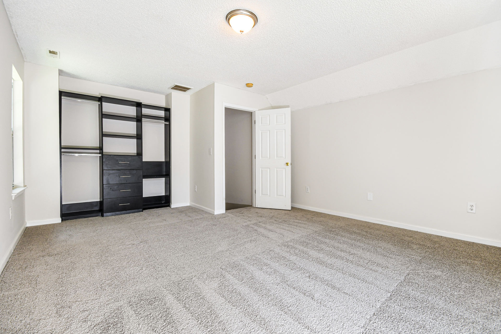 Photo 4 of 21 of 8612 Coppergrove Dr, North Charleston, SC