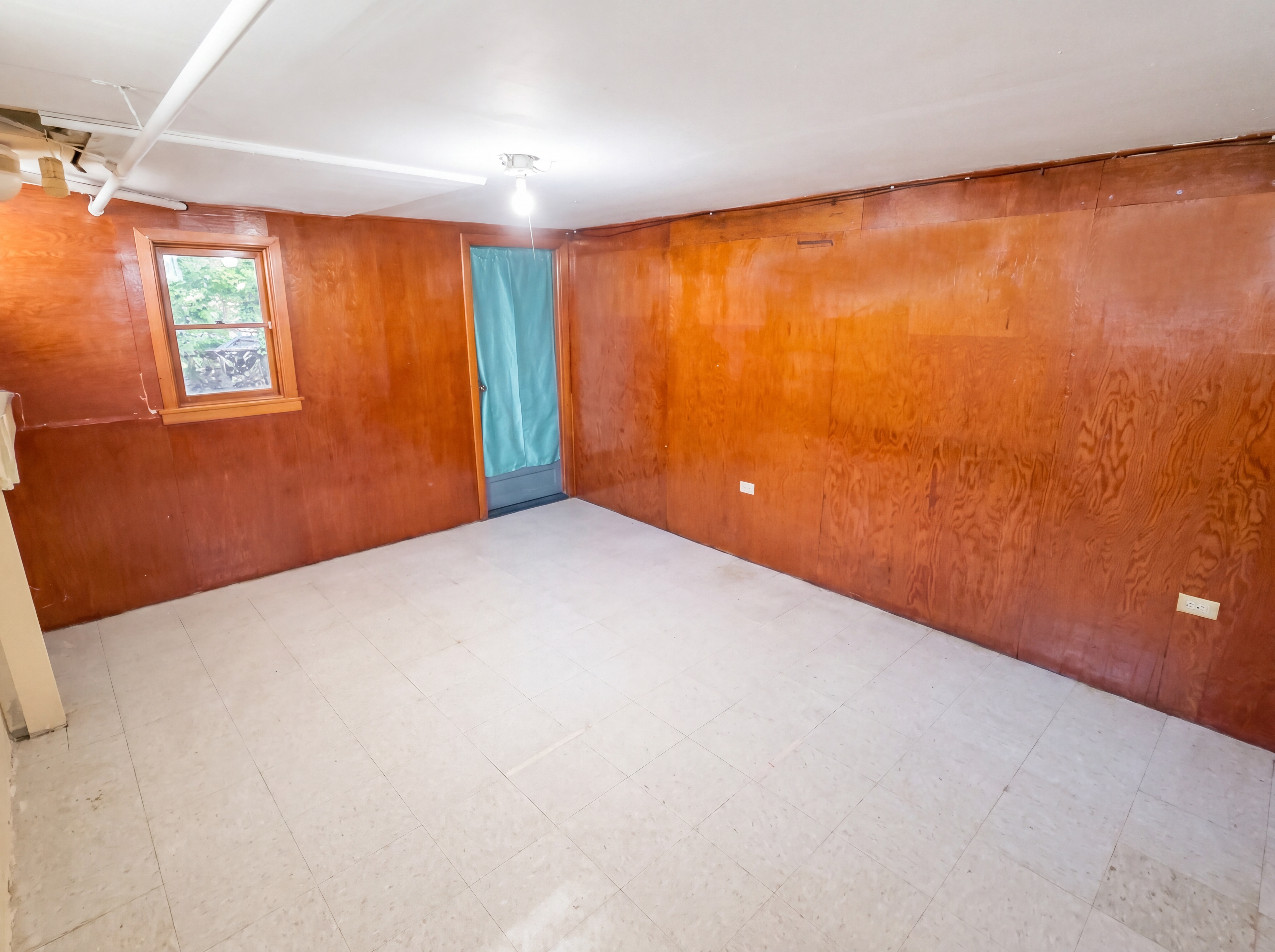 Photo 15 of 17 of 41 Hicks St, Chicopee, MA