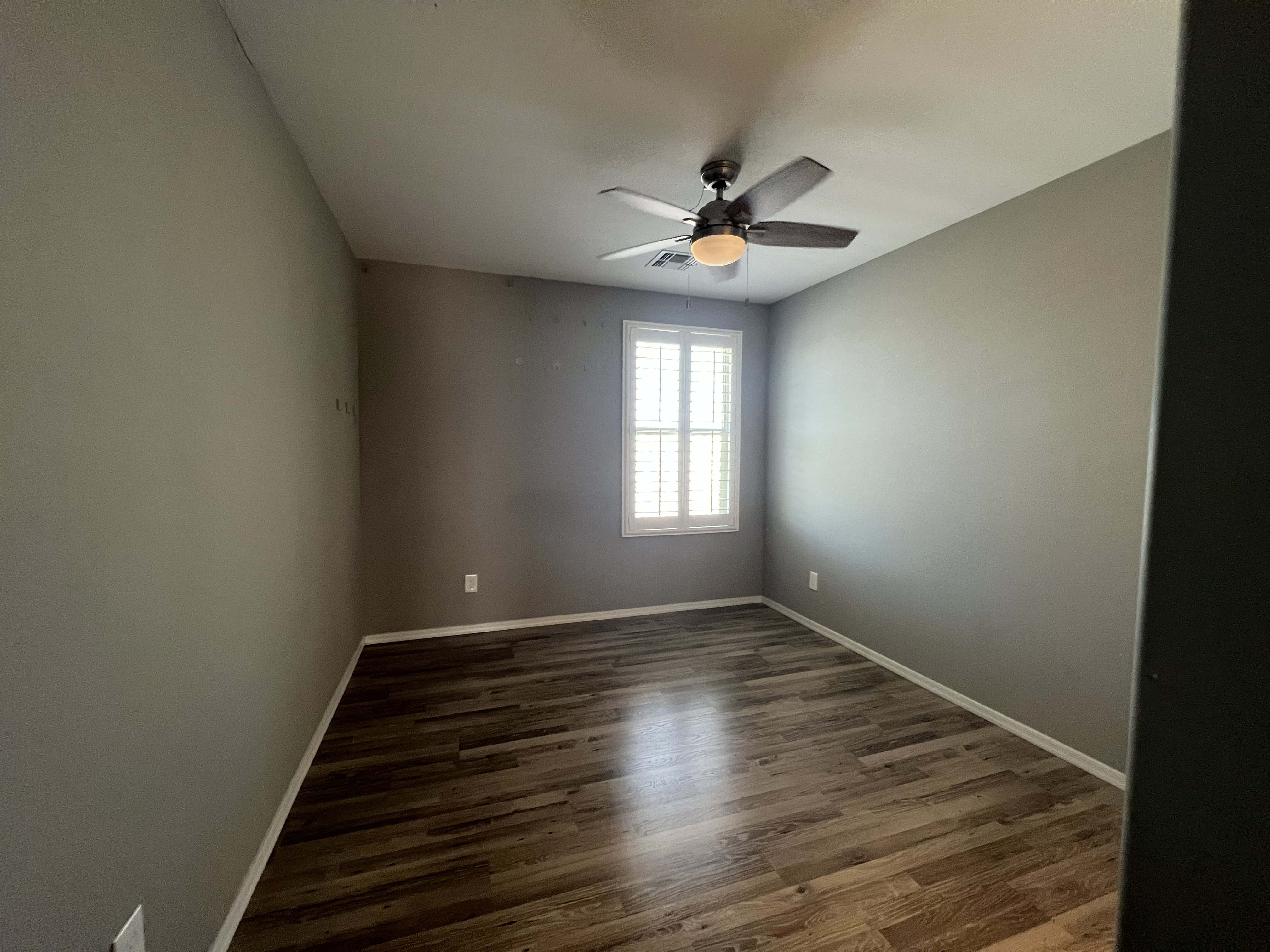 Photo 16 of 27 of 11422 W Foxfire Dr, Surprise, AZ