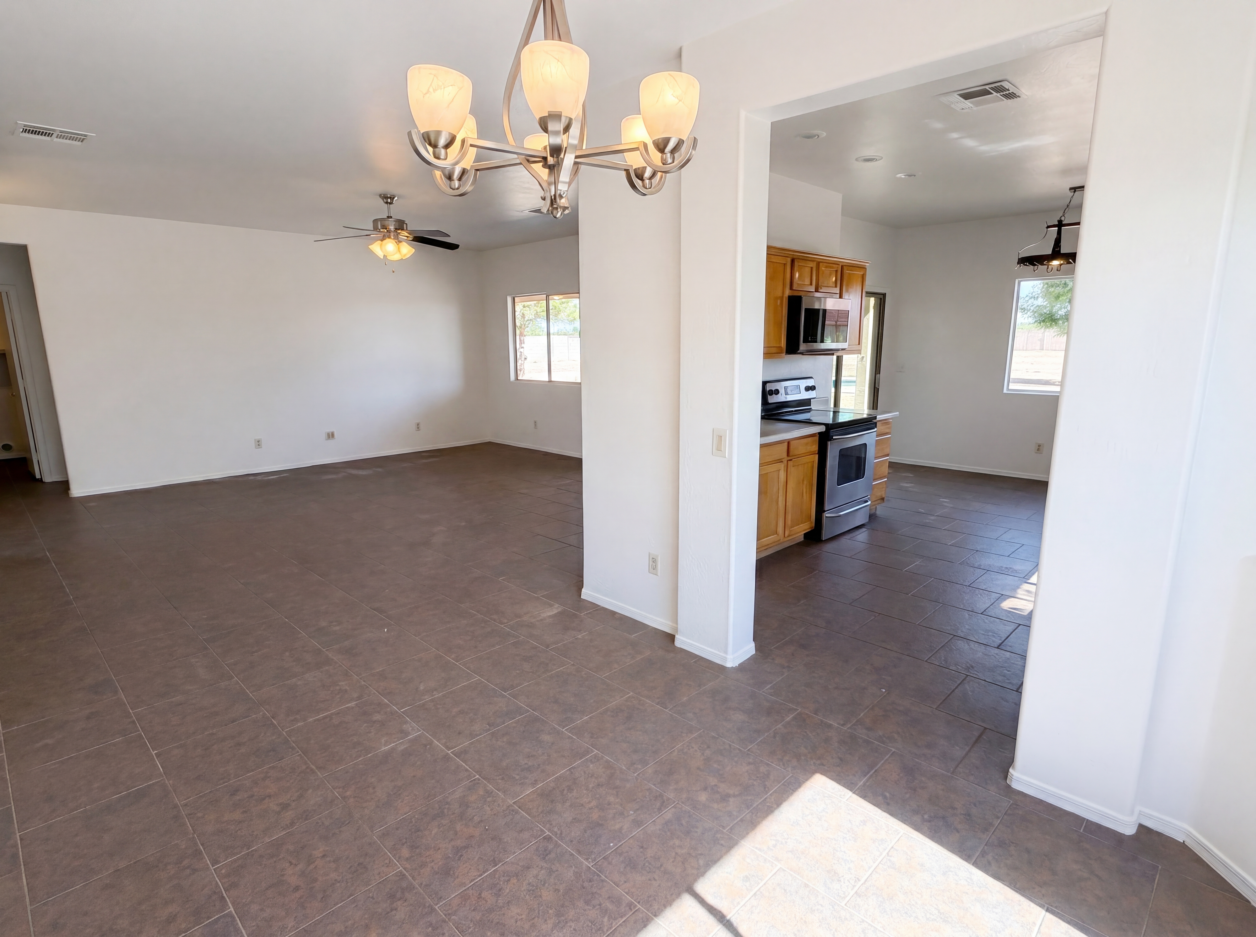 Photo 9 of 32 of 29918 N 225th Ave, Wittmann, AZ