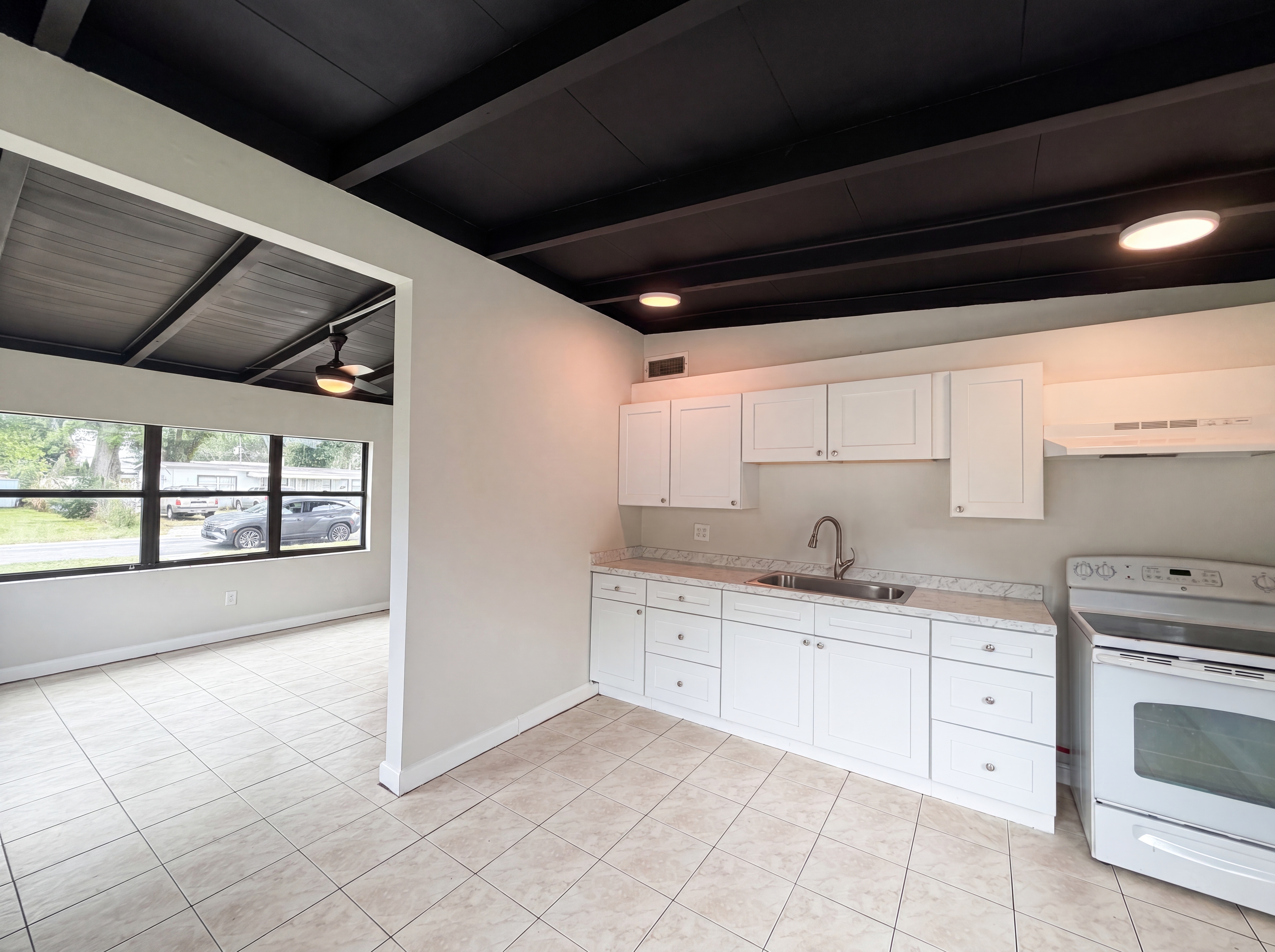 Photo 12 of 19 of 917 Golden Rule Ct N, Lakeland, FL