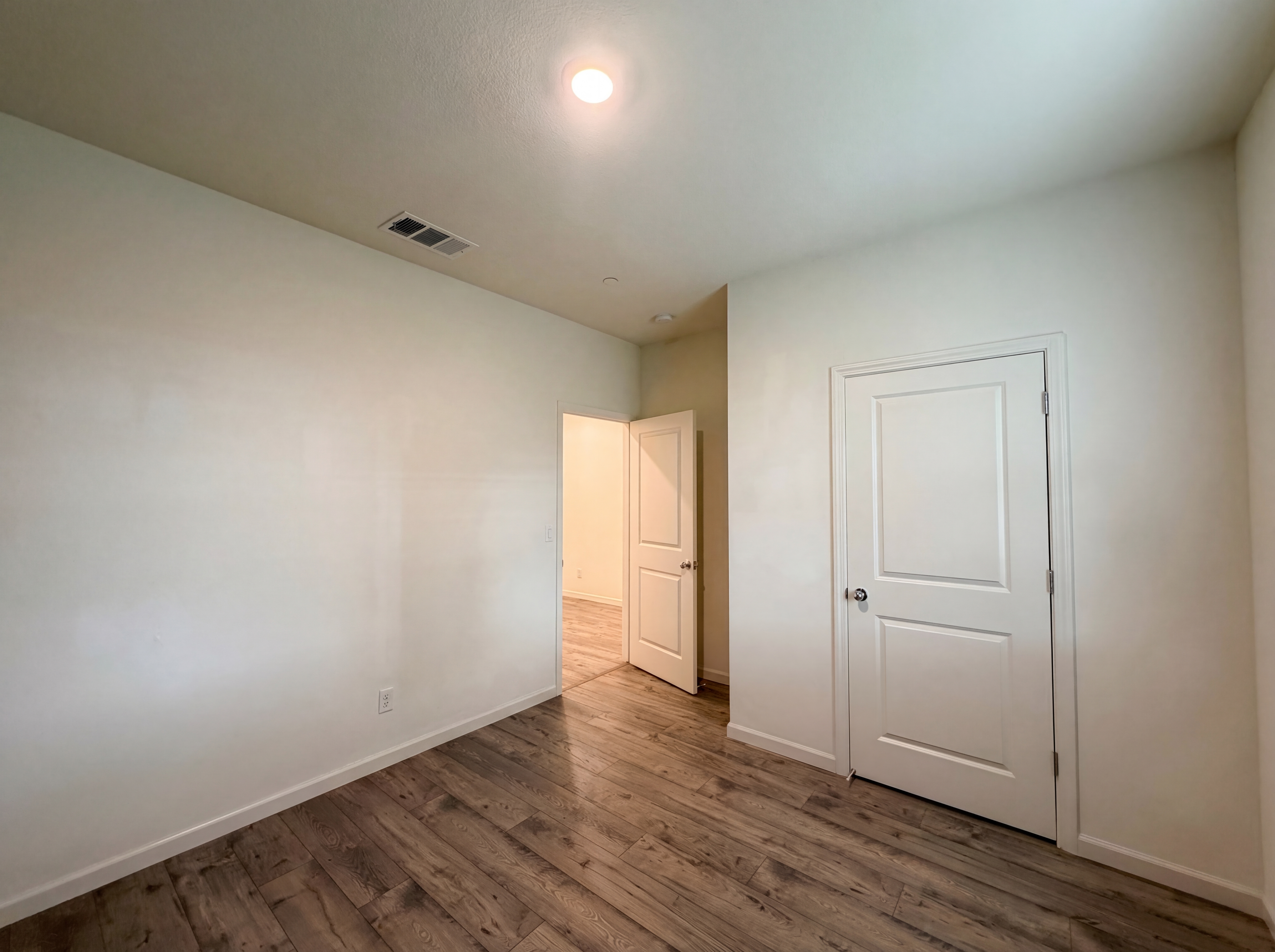 Photo 11 of 31 of 15385 Trolley St, Lathrop, CA