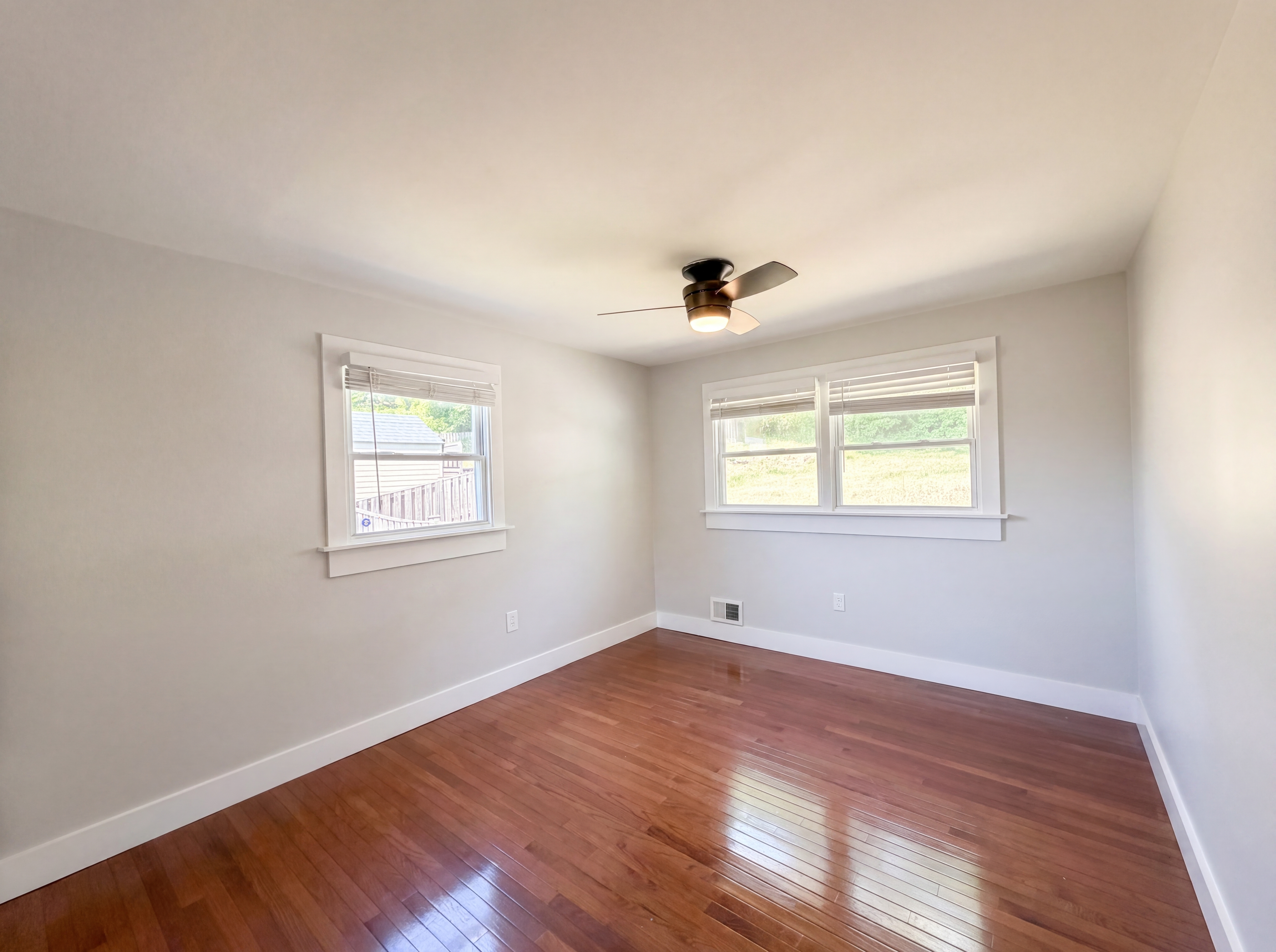 Photo 17 of 69 of 6515 Carriage Dr, Alexandria, VA