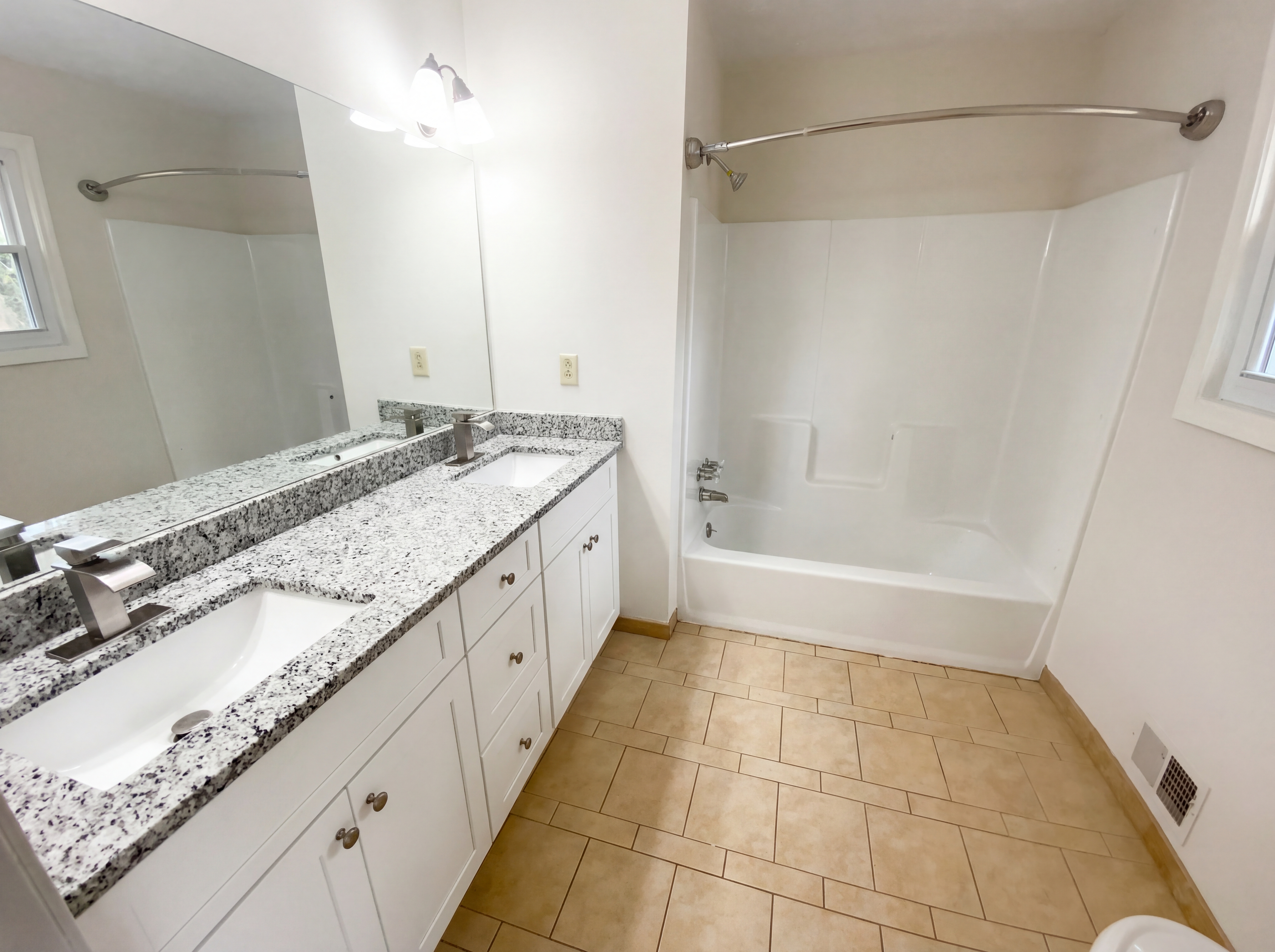Photo 18 of 24 of 129 Bramble Oak Dr, Woodstock, GA