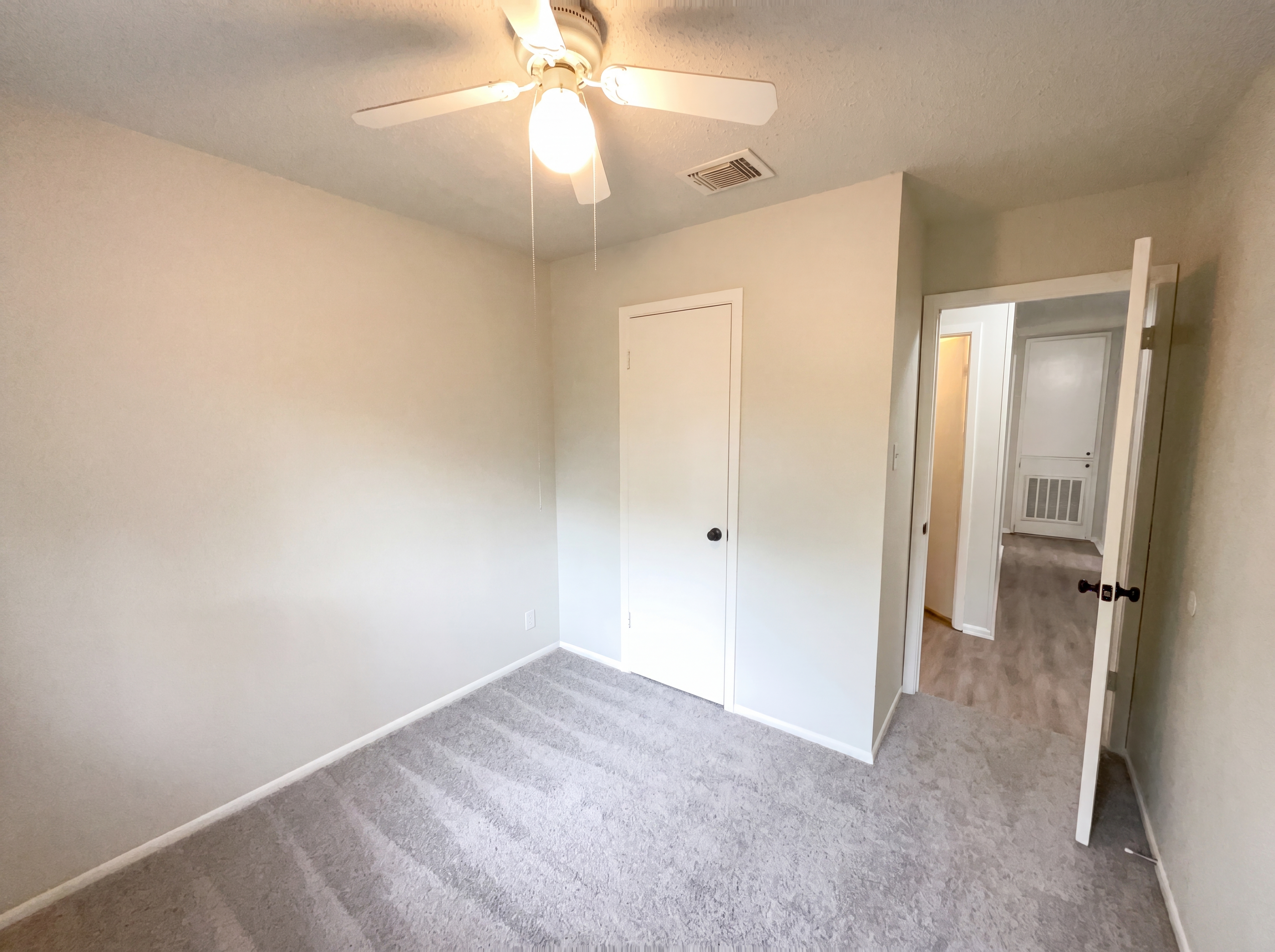Photo 13 of 20 of 2830 Fisher Field Dr, San Antonio, TX