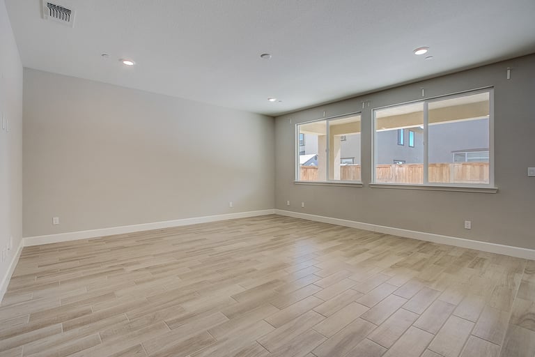 Photo 13 of 30 - 1914 Herrera Dr, Woodland, CA 95776