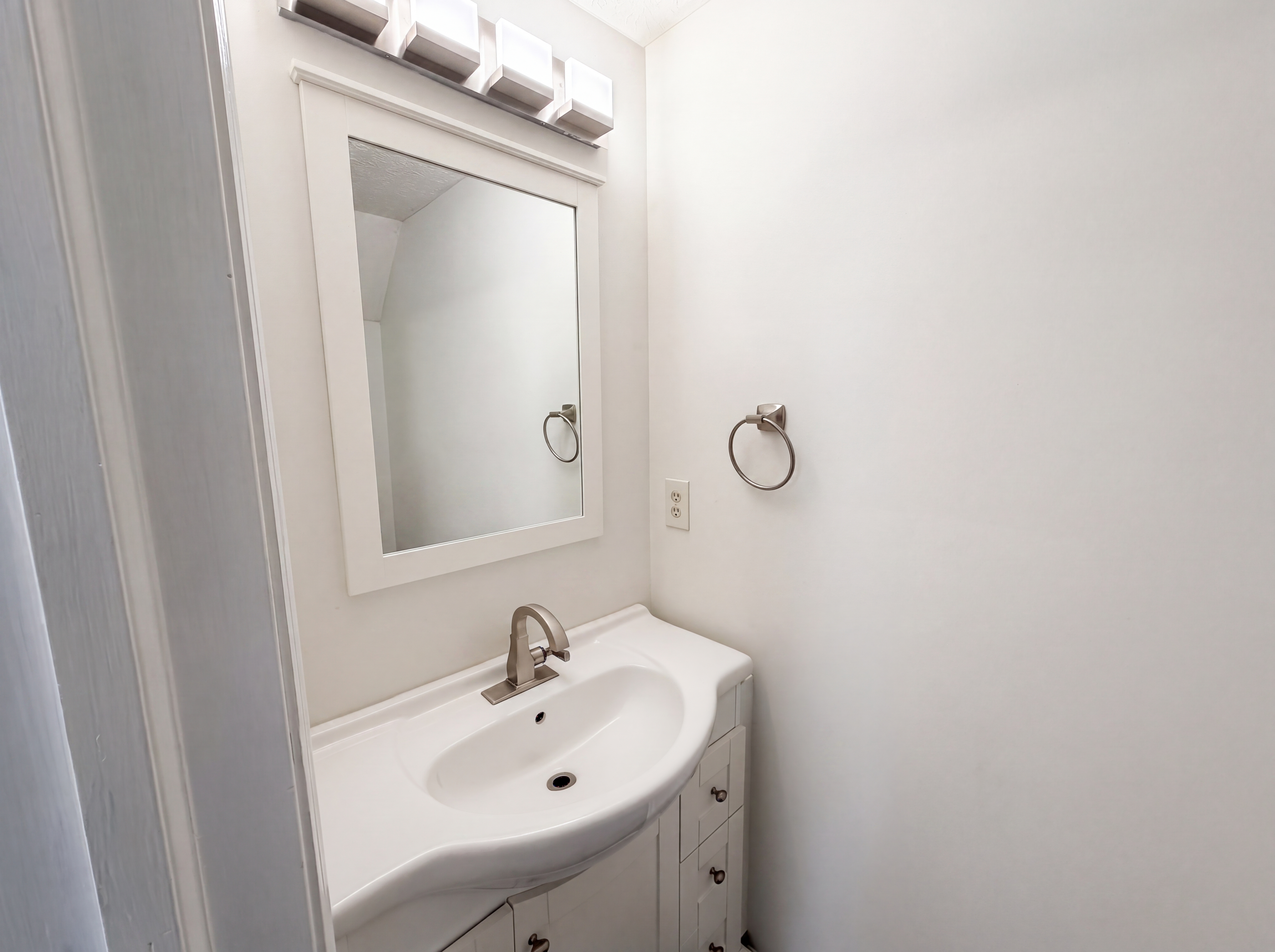 Photo 14 of 29 of 4976 Vicksburg Ln, Hilliard, OH