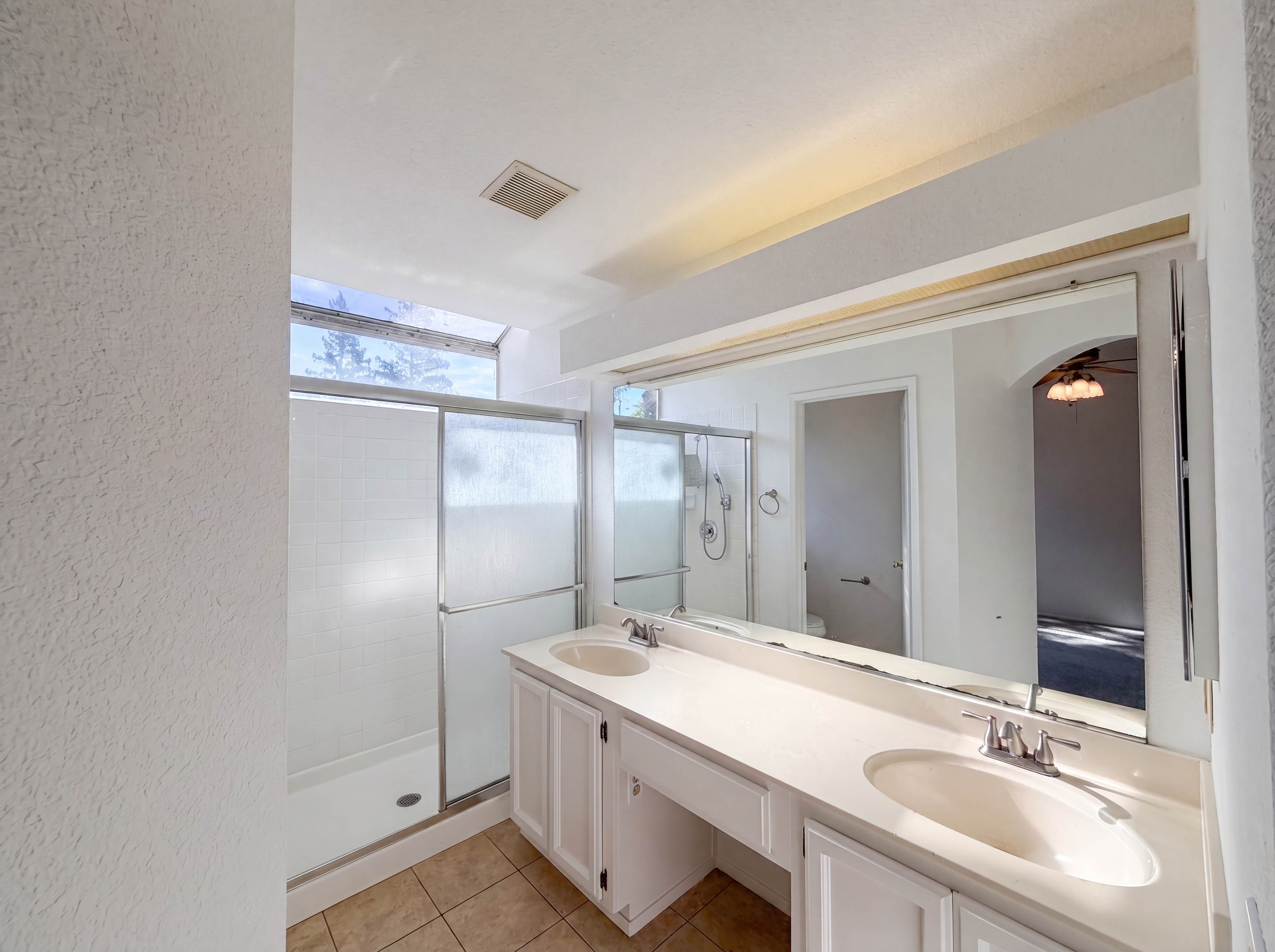 Photo 15 of 35 of 8027 Montevina Dr, Sacramento, CA
