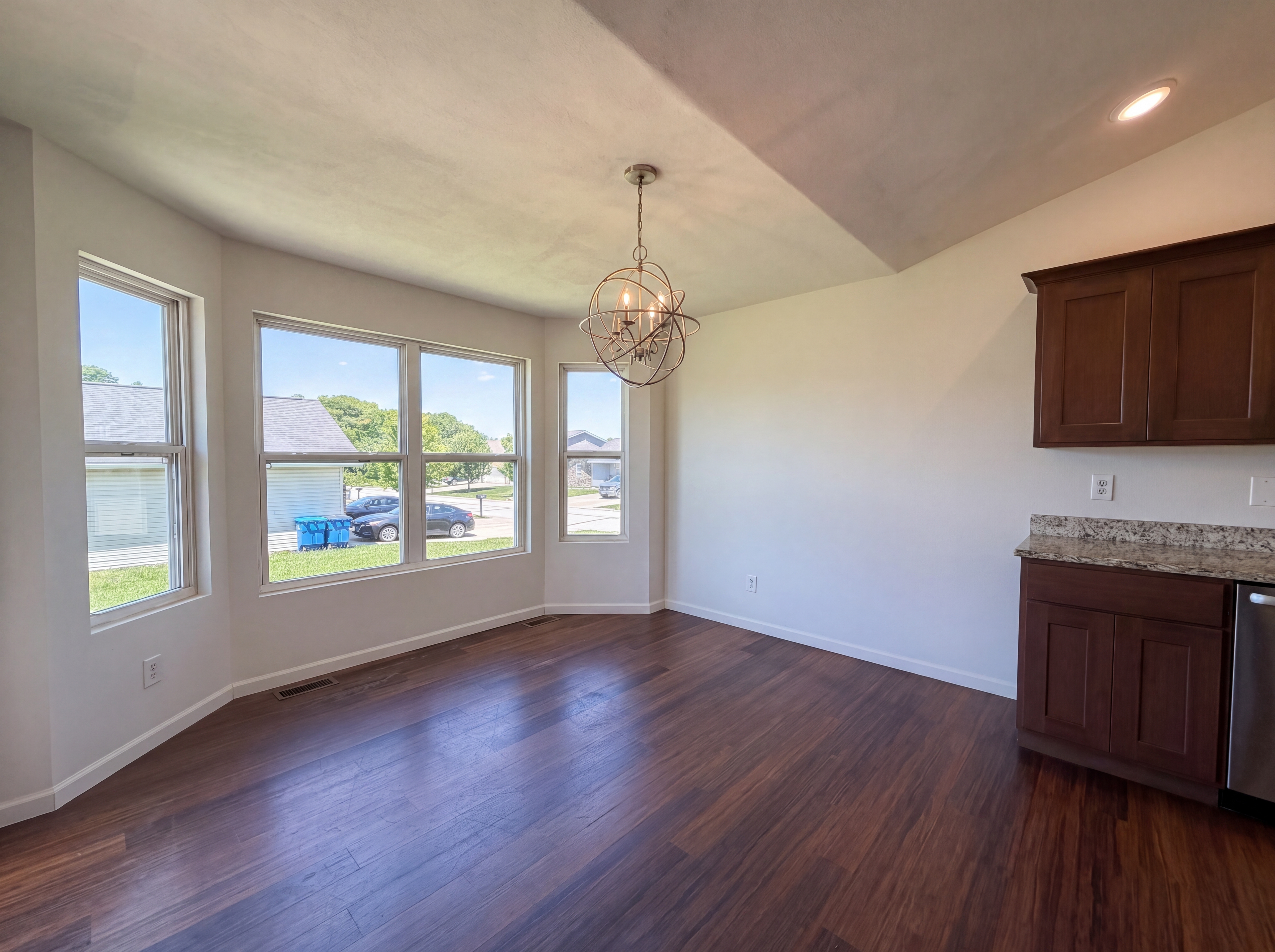 Photo 9 of 22 of 7932 Laurel Flats Dr, Caseyville, IL