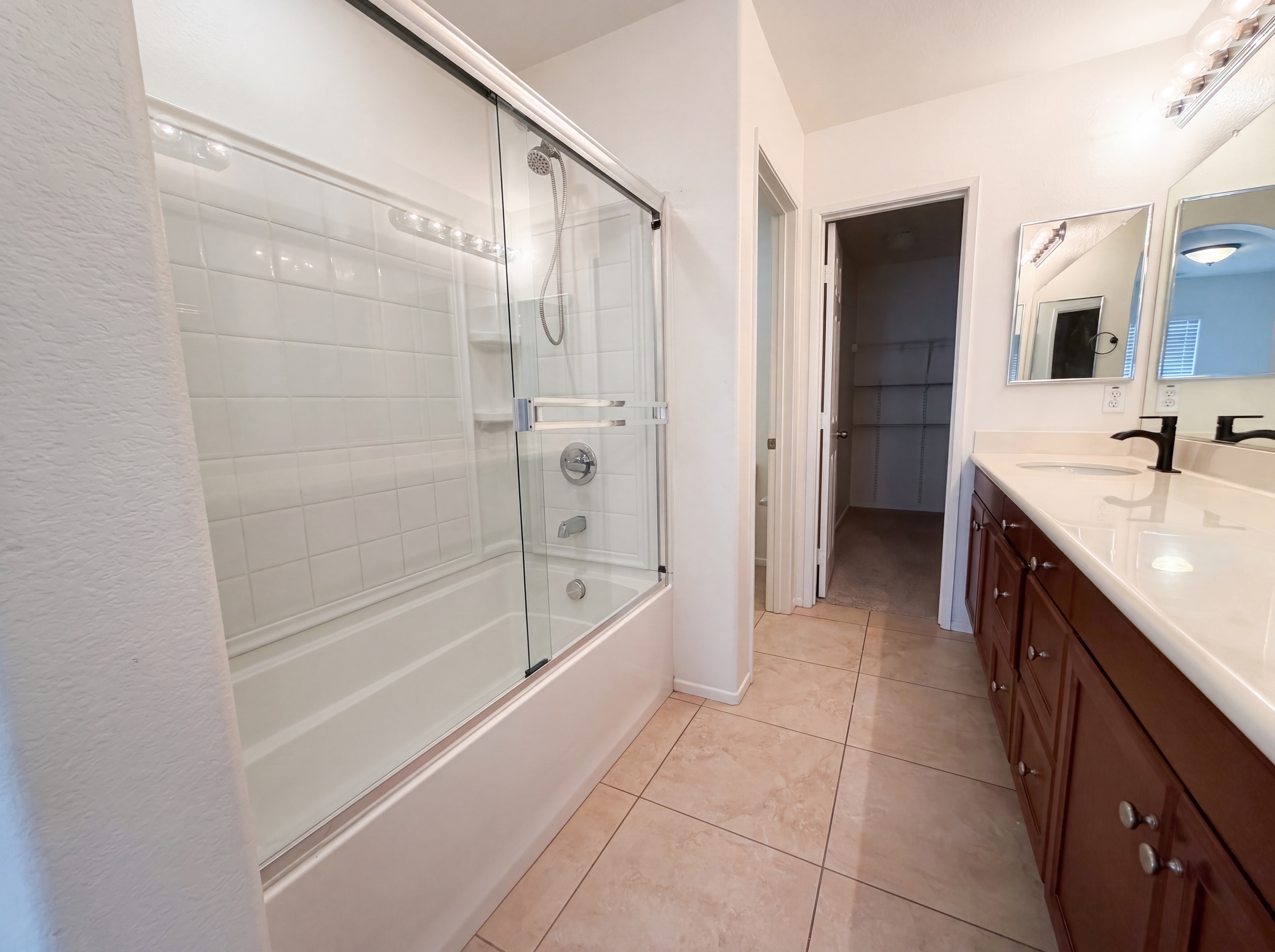 Photo 10 of 20 of 1438 Trouville Ln, Chula Vista, CA