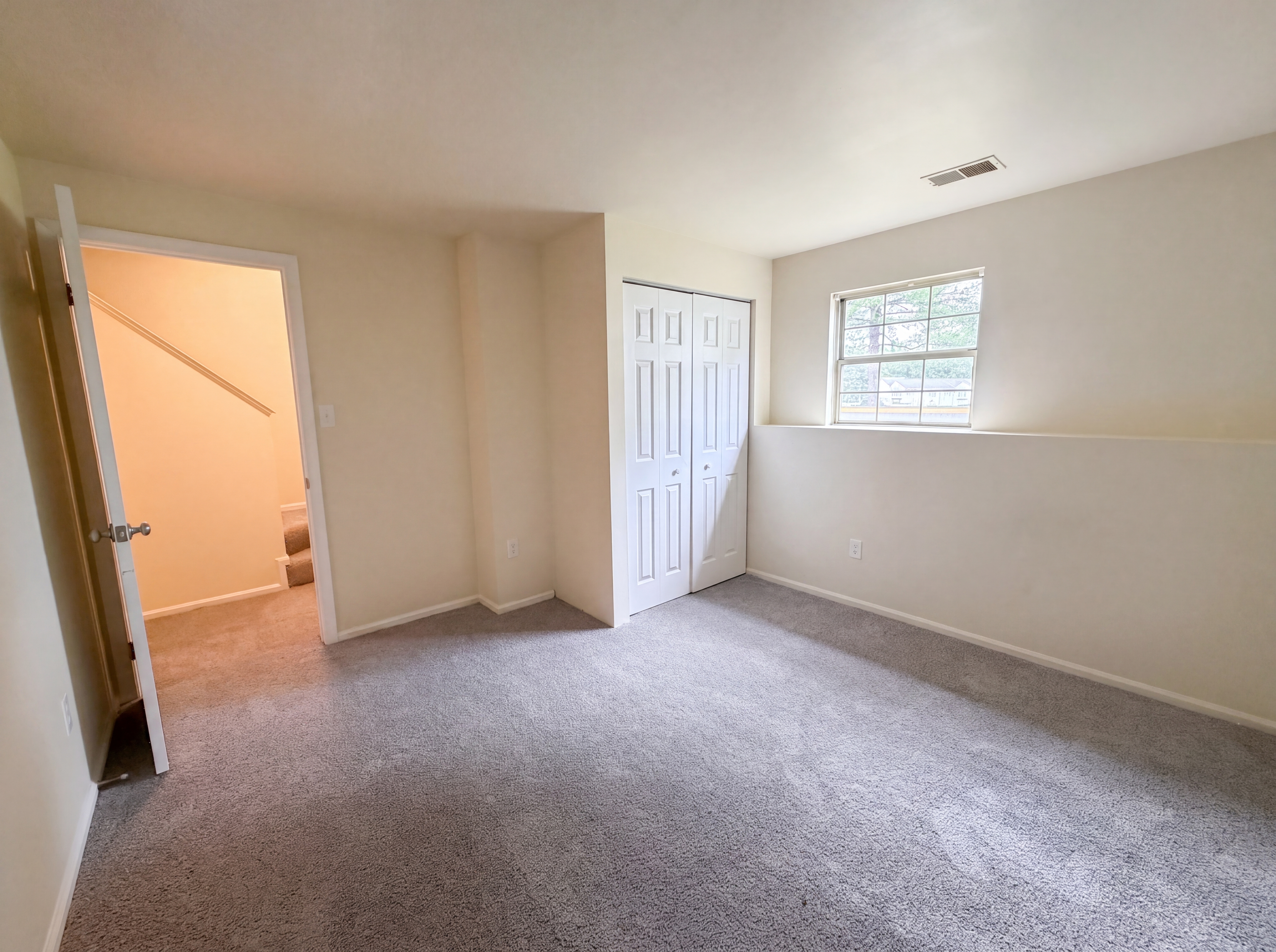 Photo 18 of 53 of 8641 Centerton Ln, Manassas, VA