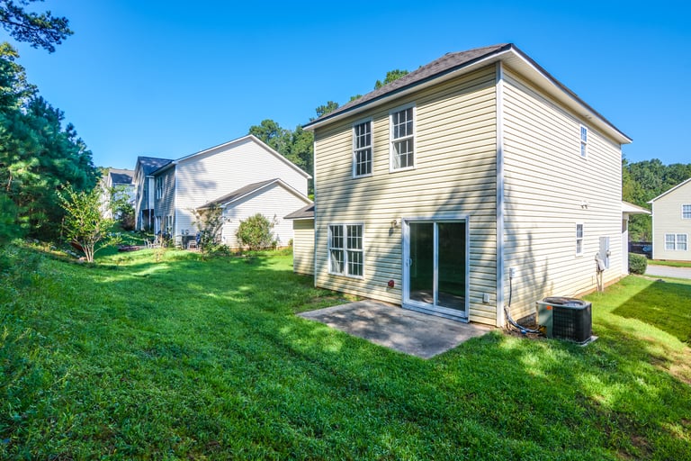 Photo 5 of 14 - 96 Randolph Dr, Clayton, NC 27520