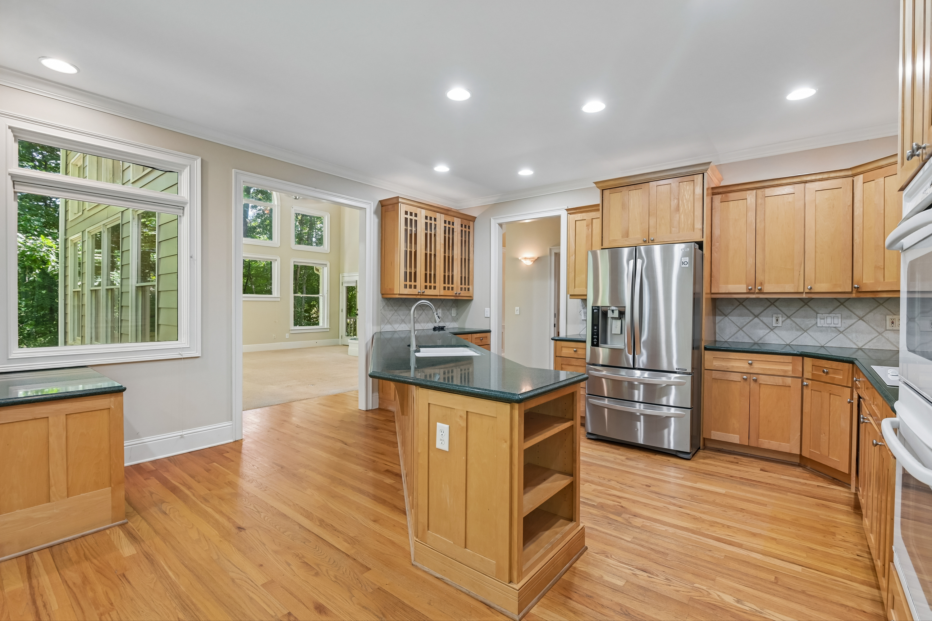 Photo 12 of 73 of 720 Barberry Dr, Alpharetta, GA