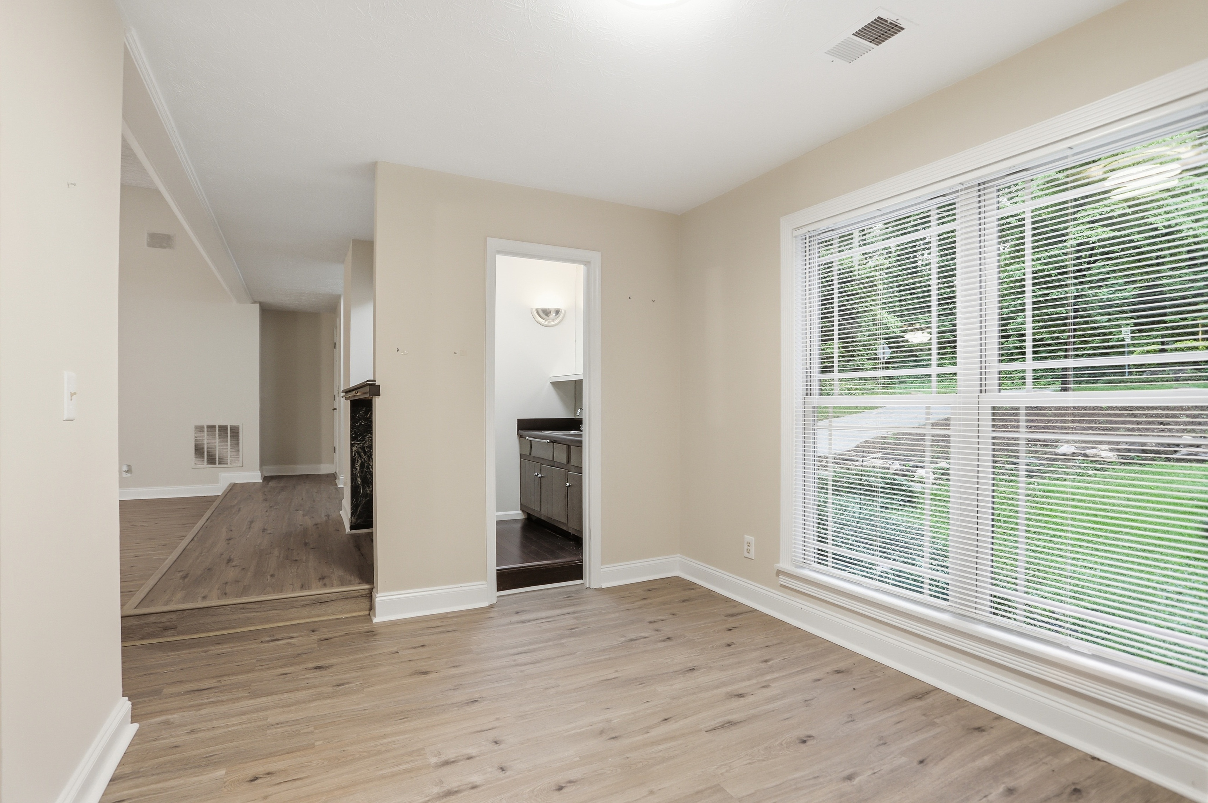 Photo 14 of 37 of 1485 Barrier Rd, Marietta, GA