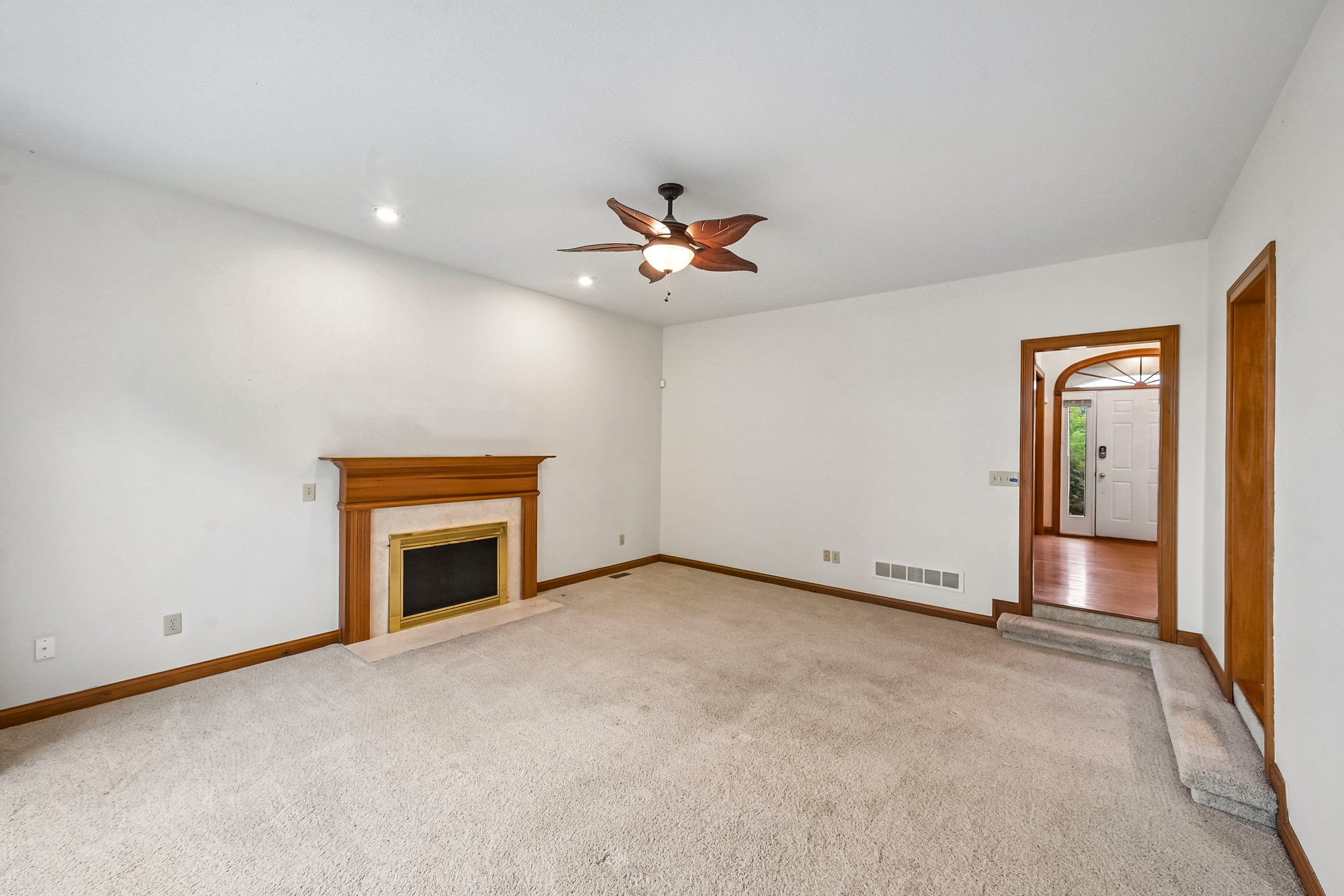 Photo 4 of 39 of 4542 Carrington Way, Hilliard, OH