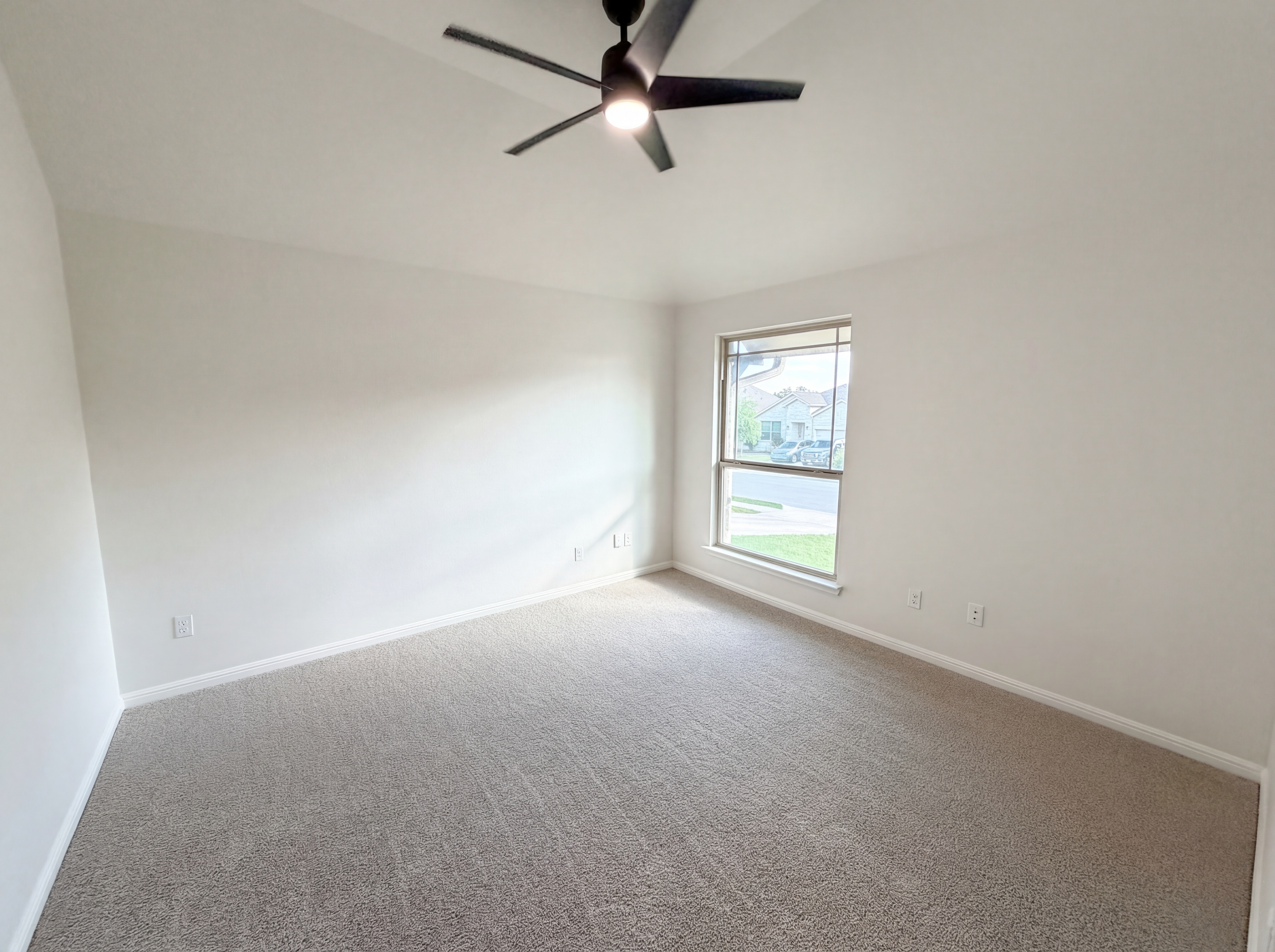 Photo 7 of 19 of 543 Tanda Ln, Hutto, TX