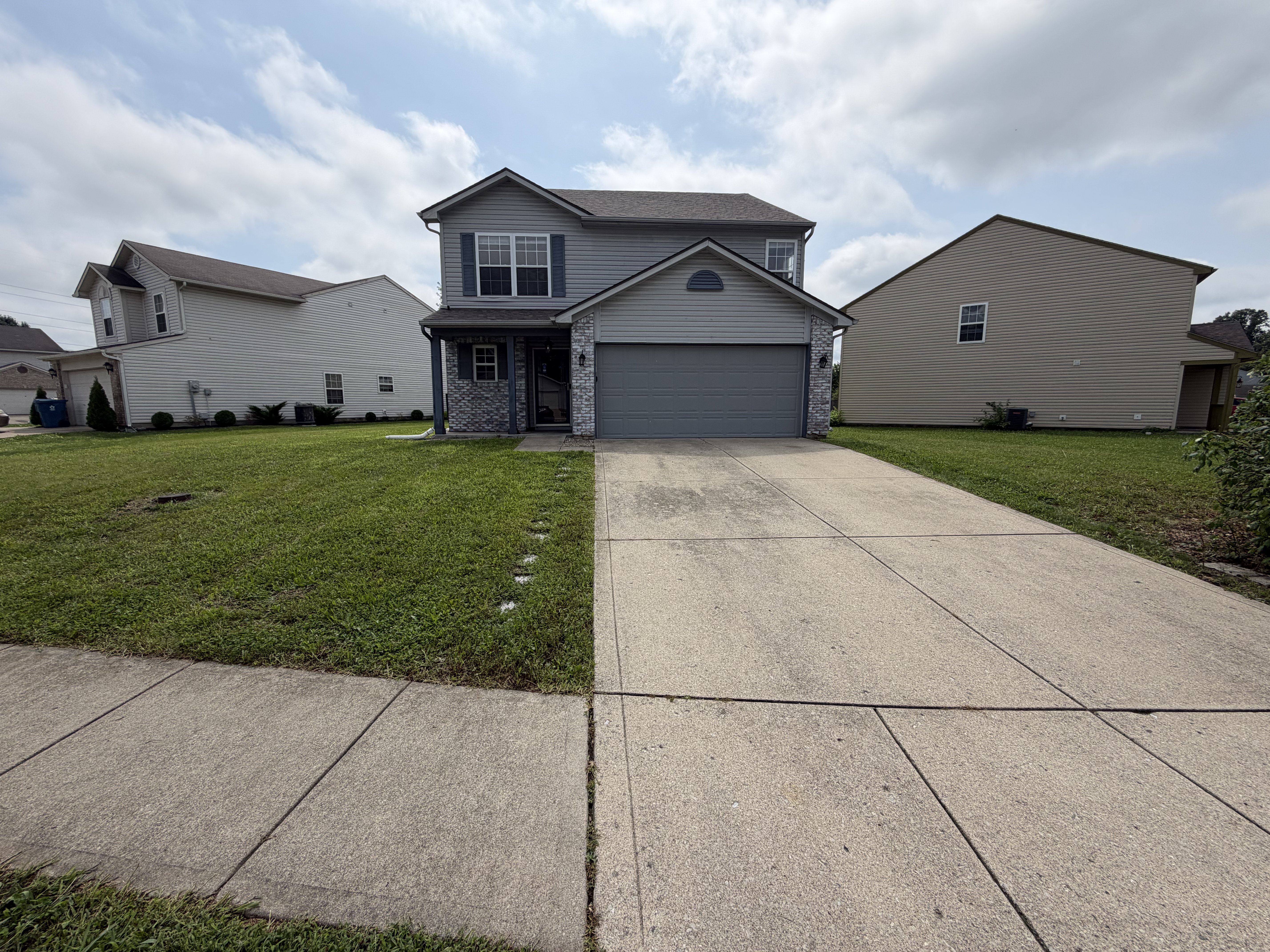 Photo 23 of 35 of 11307 Narrowleaf Dr, Indianapolis, IN