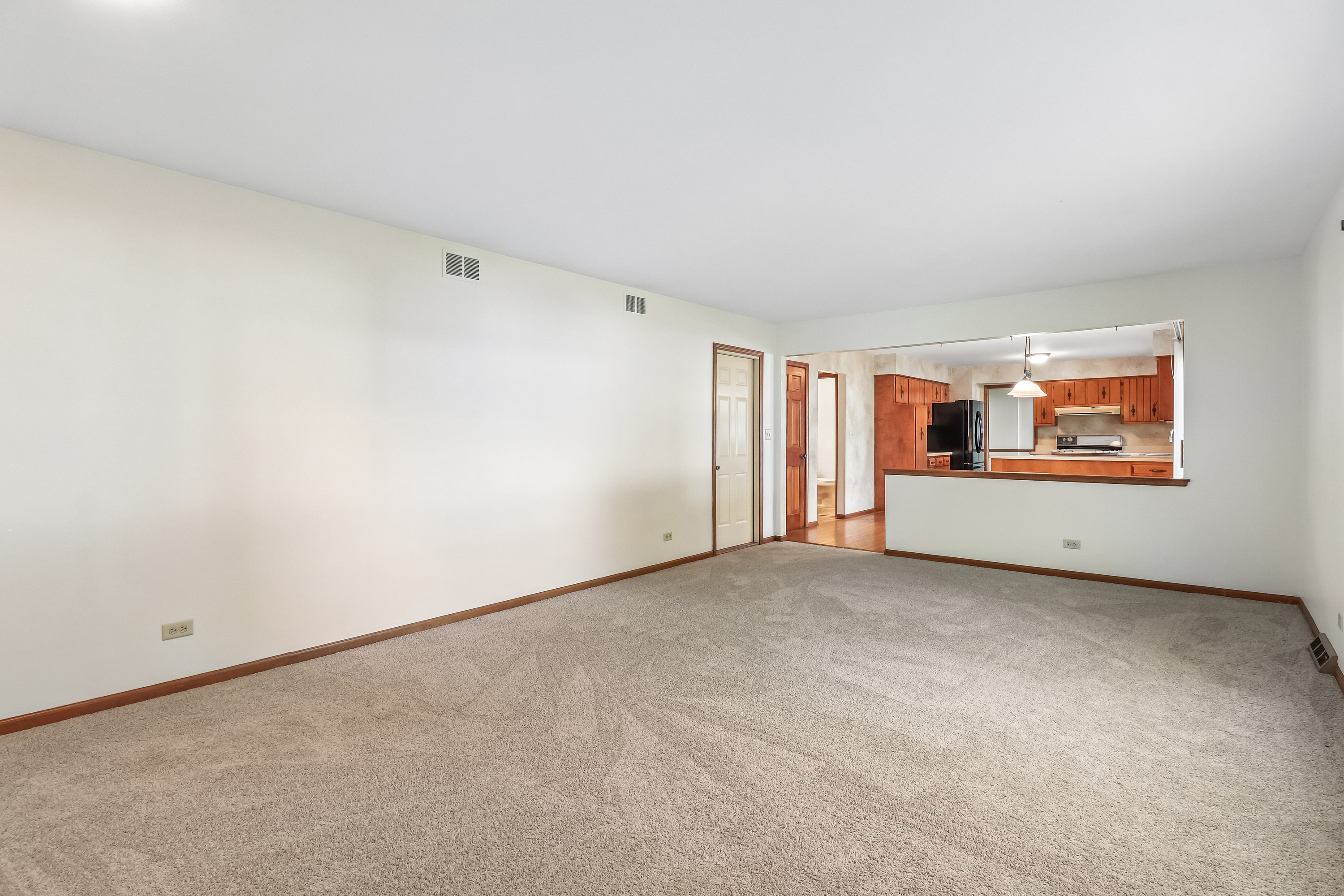 Photo 31 of 41 of 733 Buttonwood Cir, Naperville, IL