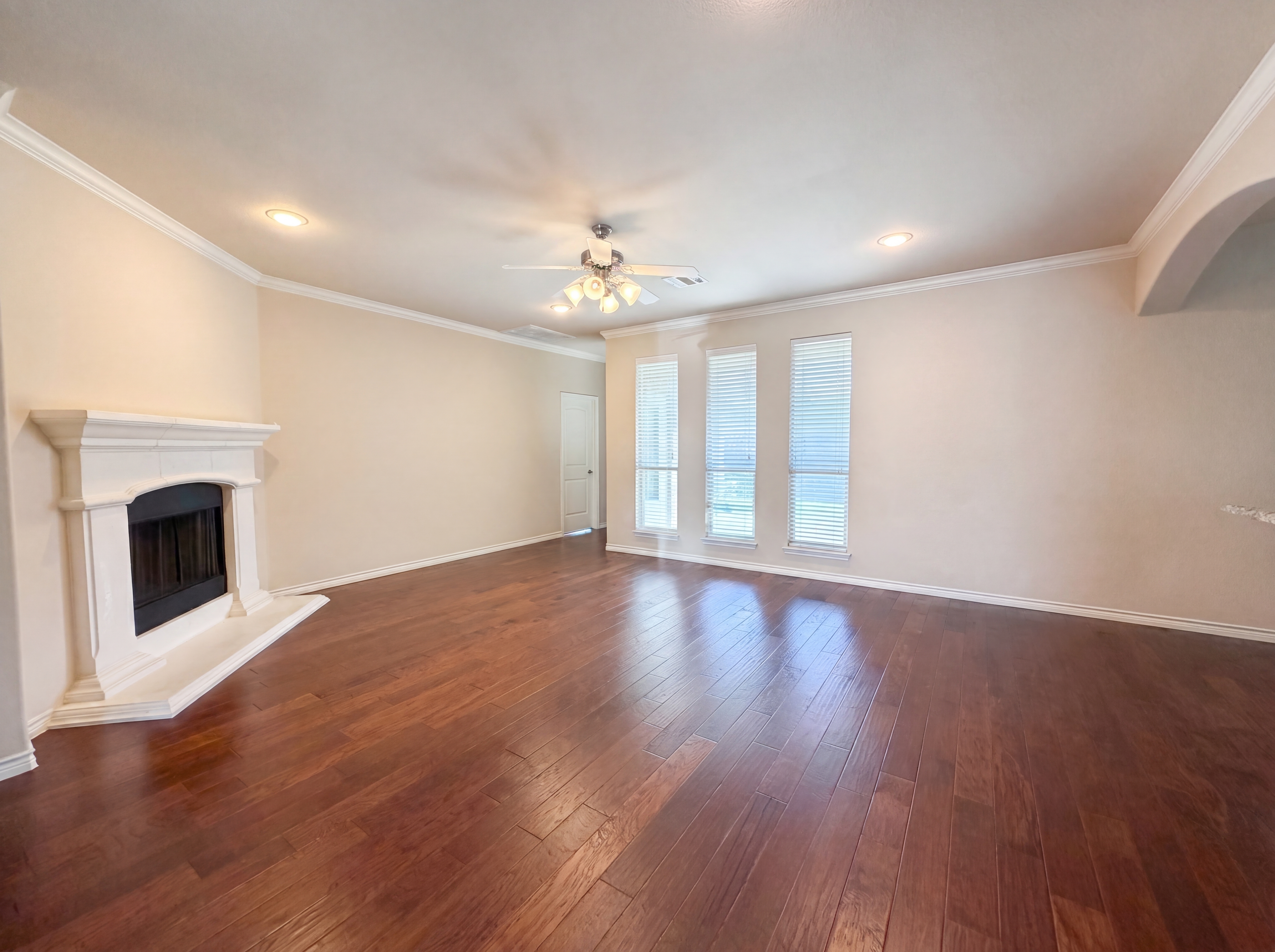 Photo 3 of 28 of 1608 Brushy Creek Ln, Allen, TX