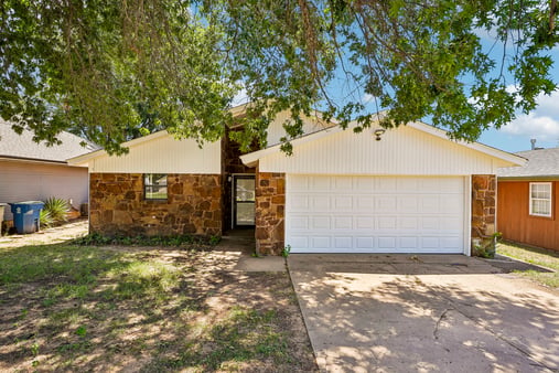 Photo 1 of 25 of 204 W Wayne St, Edmond, OK